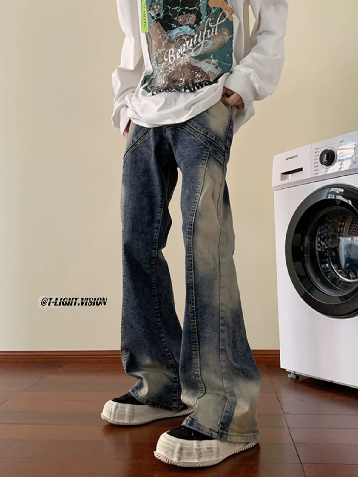 Quần jeans nam kiểu gradient, phong cách thu mới, thời thượng, quần cá tính, phong cách đường phố Mỹ, dáng rộng, quần dài hơi loe.