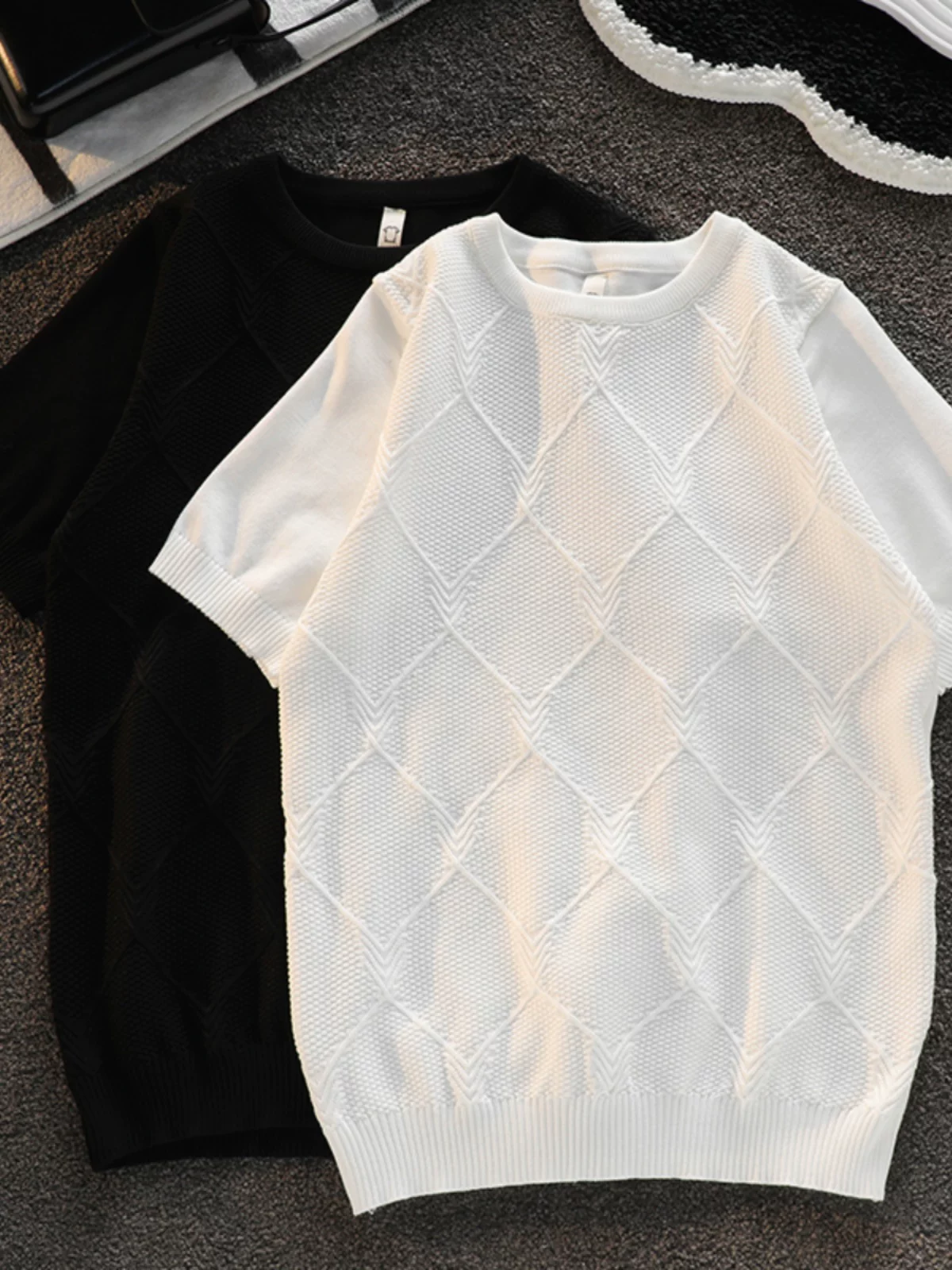 Áo thun ngắn tay chất liệu lụa đá mát mẻ, kiểu dáng thời trang Hàn Quốc dành cho nam, phong cách trưởng thành nhẹ nhàng, chất liệu jacquard kim cương.