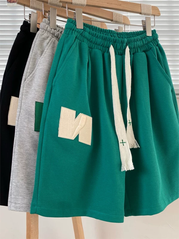 Quần short thêu kiểu Mỹ dành cho nam, quần vải waffle thương hiệu thời thượng mùa hè, quần short thể thao rộng rãi phong cách đường phố.