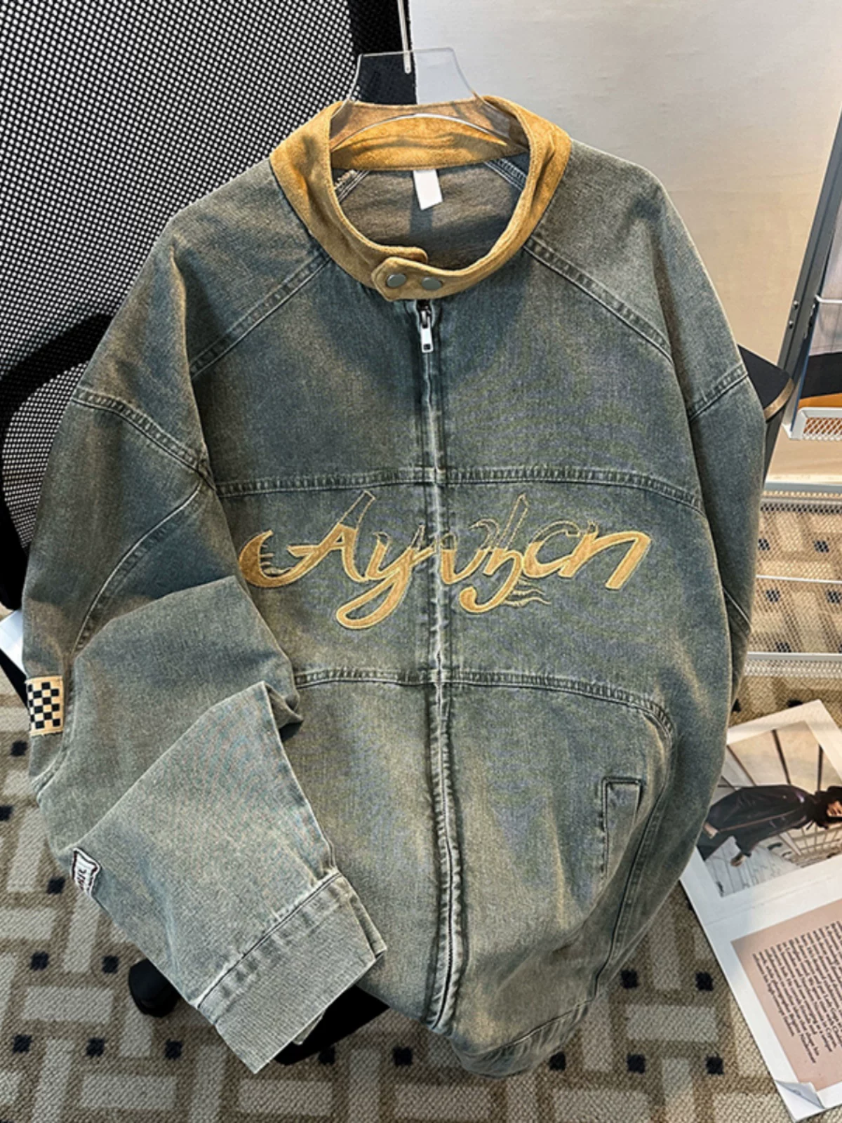 Áo khoác denim thêu họa tiết cổ điển của Mỹ dành cho nam, dáng rộng, cổ đứng, áo khoác thường ngày, áo khoác công sở hợp thời trang mùa xuân thu.