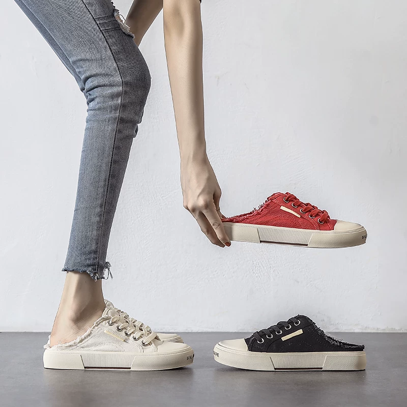 Giày mules vải bố nữ, kiểu mới hè 2026, giày trắng vintage phong cách cũ kỹ, dép lười dễ mang.