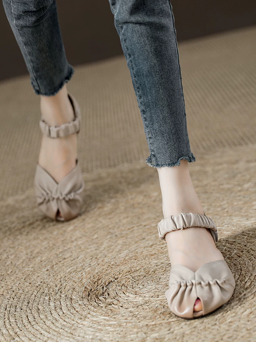 Giày sandal nữ da thật xếp ly, mũi kín, quai đơn, kiểu La Mã retro, mẫu mới hè 2026, đế mềm, giày mẹ thoải mái.