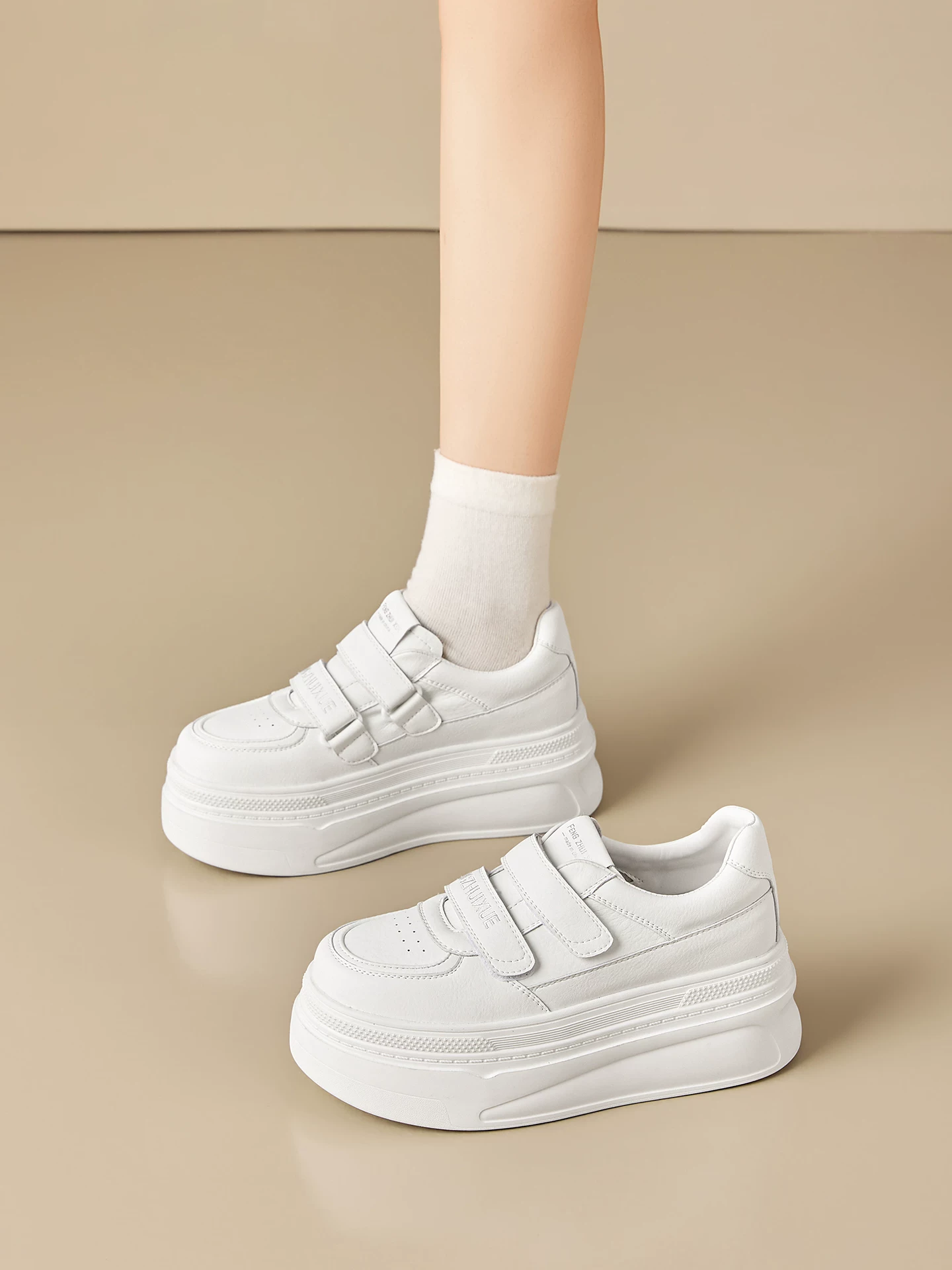 Giày thể thao đế dày tăng chiều cao màu trắng dành cho nữ có quai Velcro, giày thường ngày đa năng, giày thể thao giúp thon gọn vóc dáng.