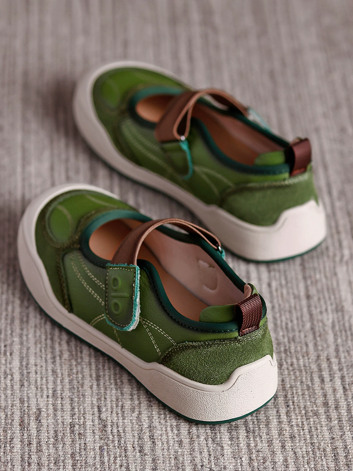 Giày thể thao và giải trí Mary Jane dành cho nữ, giày nữ đế mềm da bò phong cách retro, giày đơn miệng nông da thật kiểu mới mùa xuân 2026