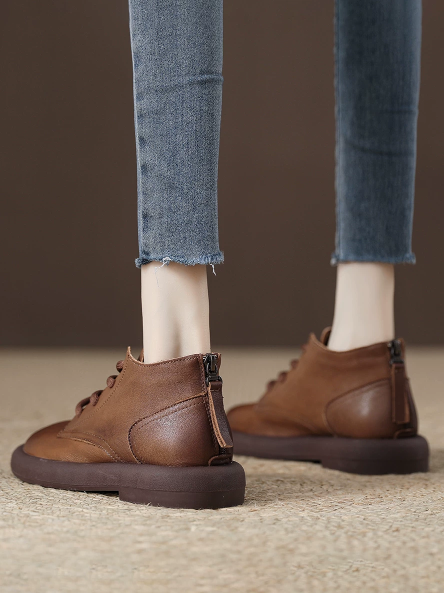 Giày bốt Martin da bò retro nữ, bốt ngắn lót lông cừu mùa đông, mẫu giày bốt nữ mới 2025, bốt ngắn đế mềm da thật phong cách thường ngày.
