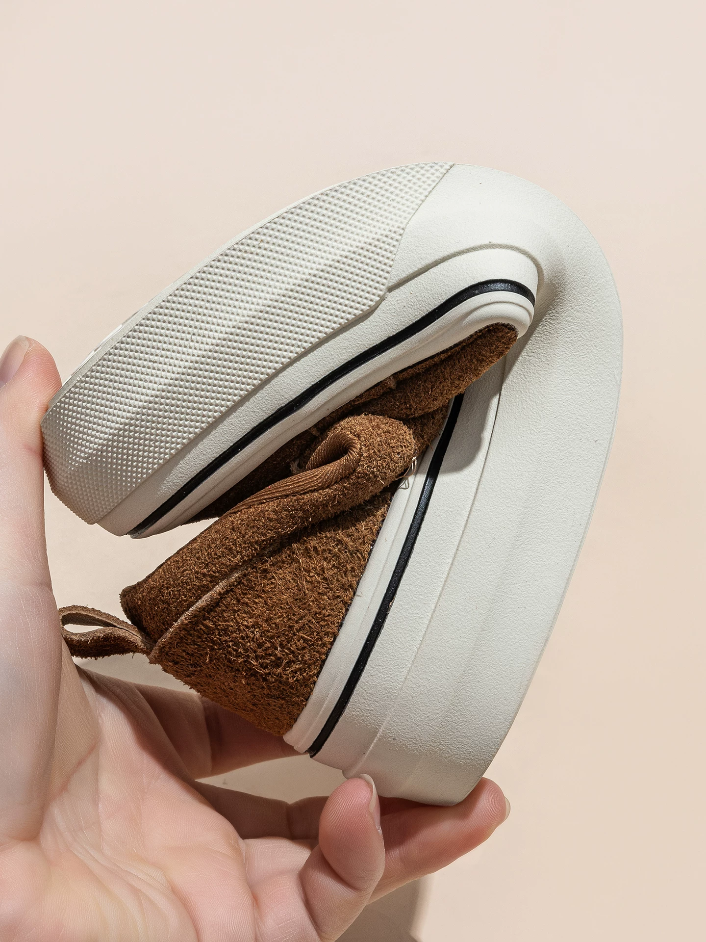 Giày thể thao da lộn họa tiết da báo retro dành cho nữ, giày đế dày đa năng, phong cách mới mùa xuân 2026, giày vải da lộn màu đỏ.