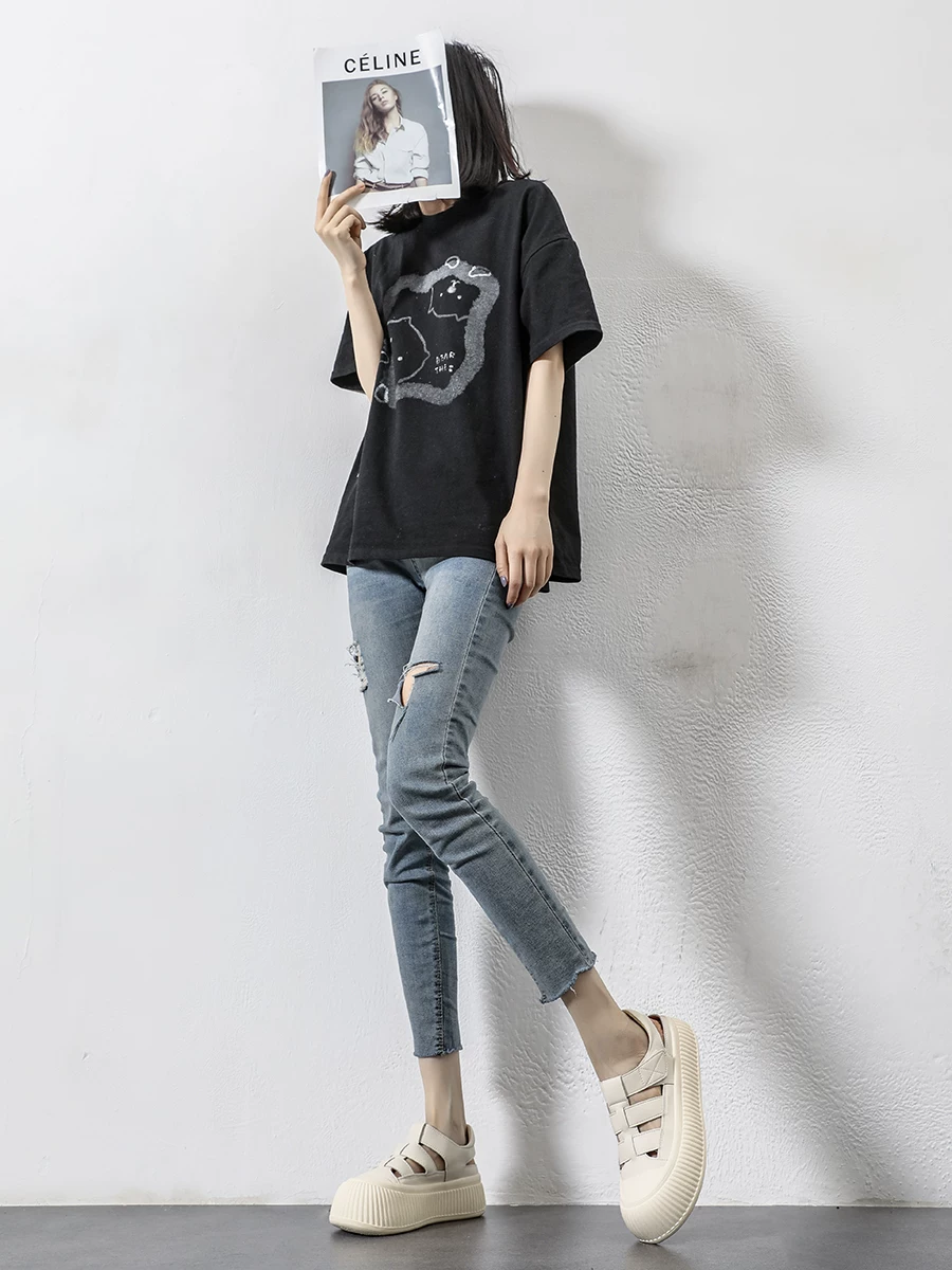 Giày sandal hở mũi khoét lỗ dành cho nữ, giày La Mã da thật đế dày, kiểu mới mùa hè 2026, giày thể thao đi biển thông thường có khóa dán.