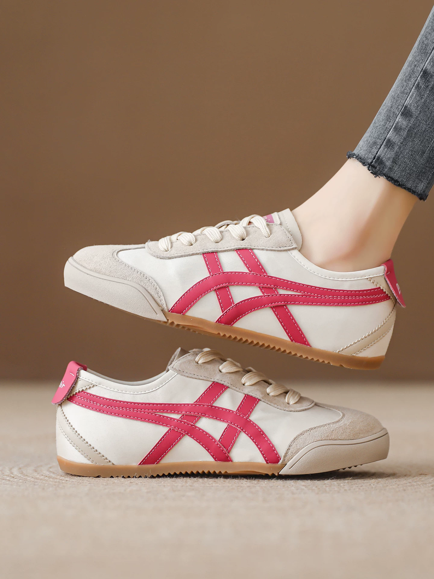 Giày tập luyện Đức da thật kiểu retro satin dành cho nữ, giày chạy bộ đế mềm, mẫu mới mùa xuân 2026, giày thể thao thời trang.