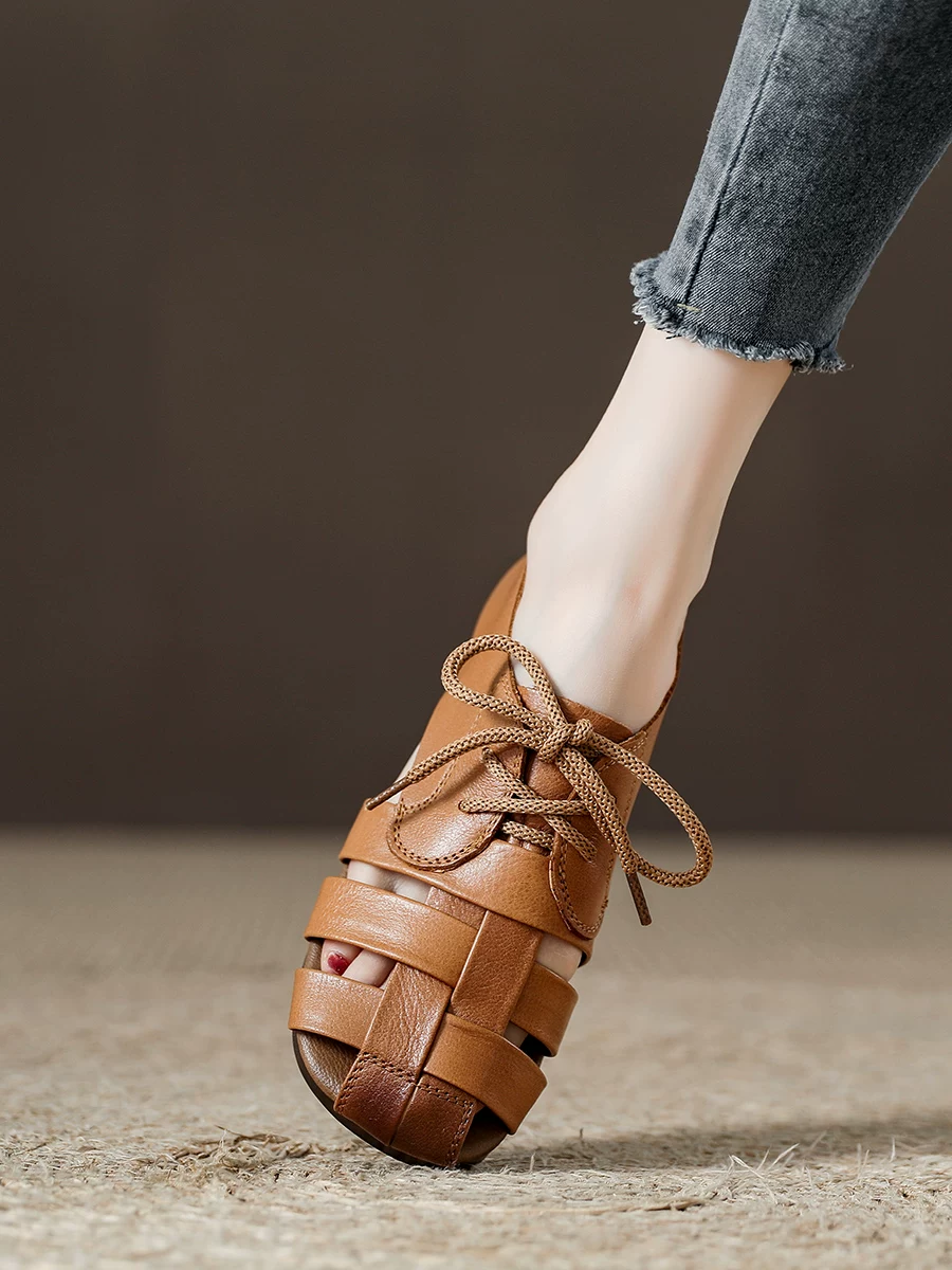Giày sandal La Mã mũi kín bằng da thật phong cách retro dành cho nữ, kiểu mới mùa hè 2026, giày nữ đế mềm khoét lỗ, giày lồng heo dệt tay.