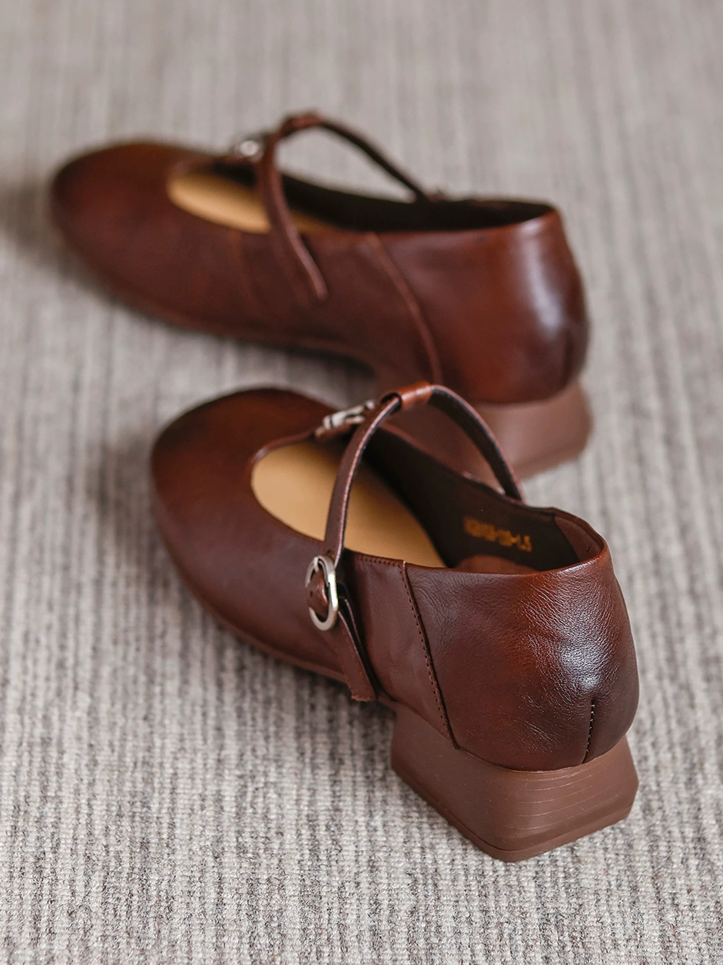 Giày Mary Jane quai chữ T kiểu Pháp dành cho nữ, giày da bò retro gót thấp, kiểu mới xuân hè 2026, giày đơn đế dày