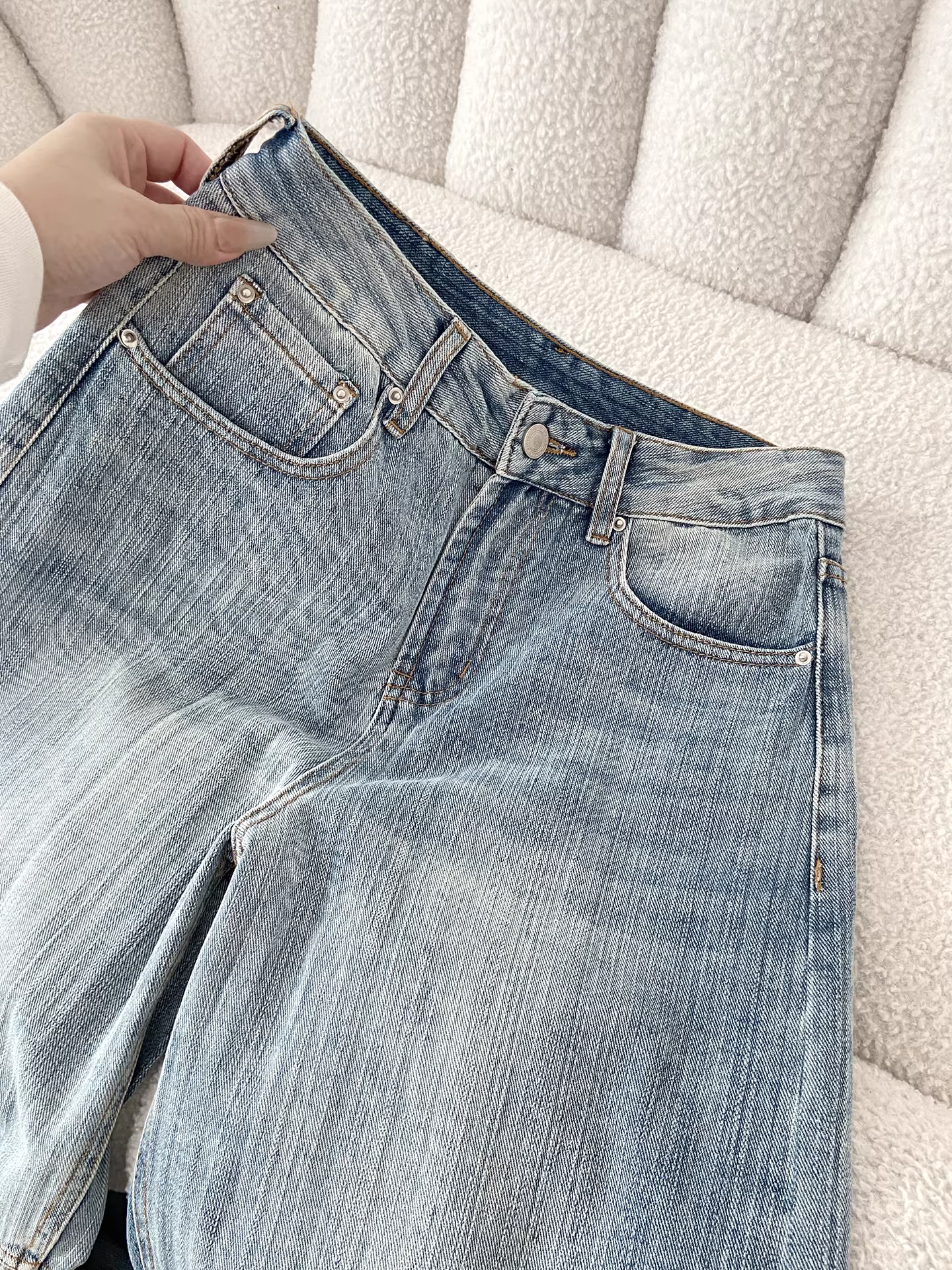 Quần jeans ống rộng họa tiết tre màu sáng La Chapelle dành cho nữ, mẫu mới thu đông 2025, cạp cao, dáng thẳng, size nhỏ nhắn
