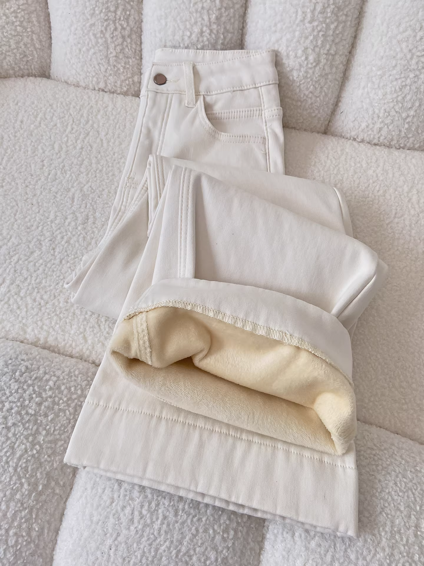 Quần jean ống loe dày lót lông cừu La Chapelle dành cho nữ, kiểu mới thu đông 2025, quần ống chuông lưng cao không bó sát.