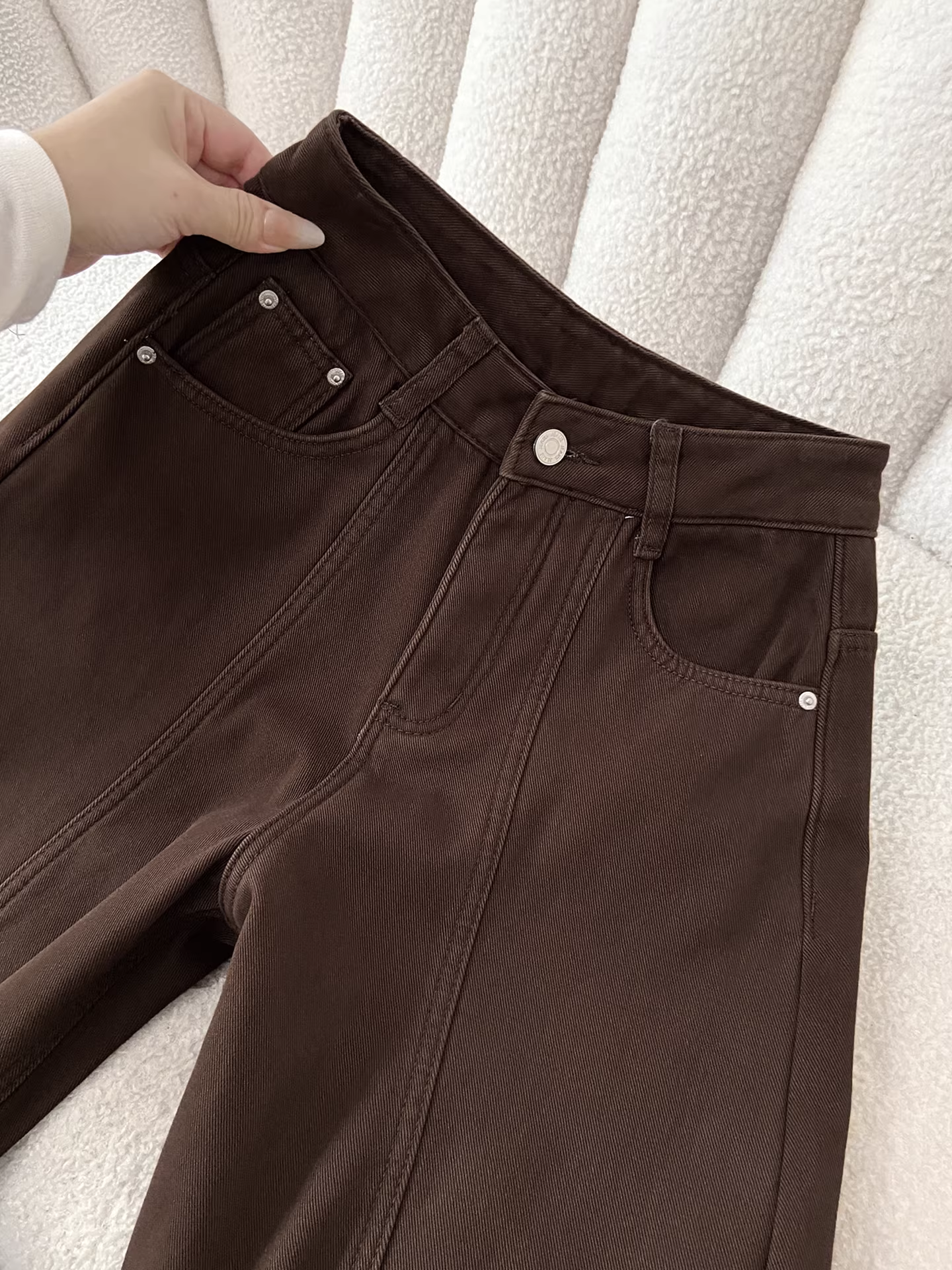 Quần jeans ống rộng lót lông nâu La Chapelle dành cho nữ, mùa thu đông 2025, kiểu dáng mới, cạp cao, dài chấm đất, dáng thẳng