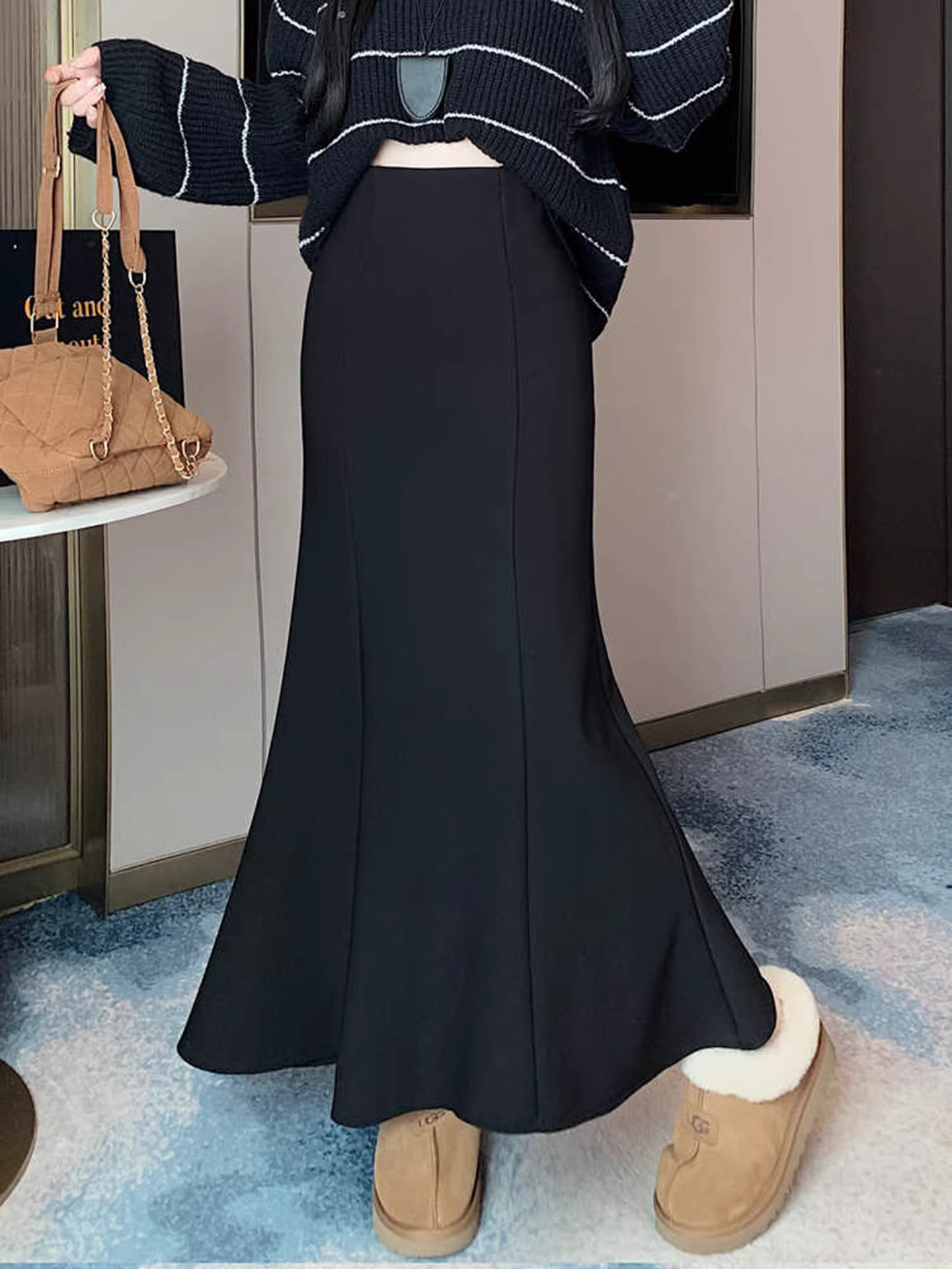 Váy đuôi cá dày dặn lót lông cừu đen La Chapelle dành cho nữ, mẫu mới thu đông 2025, cạp cao, dáng chữ A, dài qua gối