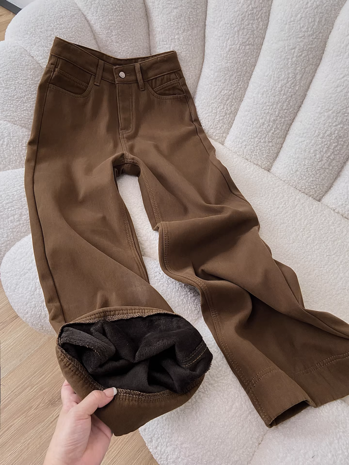 Quần jean nữ La Chapelle cạp cao, lót lông cừu, màu cà phê, dáng loe, kiểu mới thu đông 2025, quần loe không bó sát