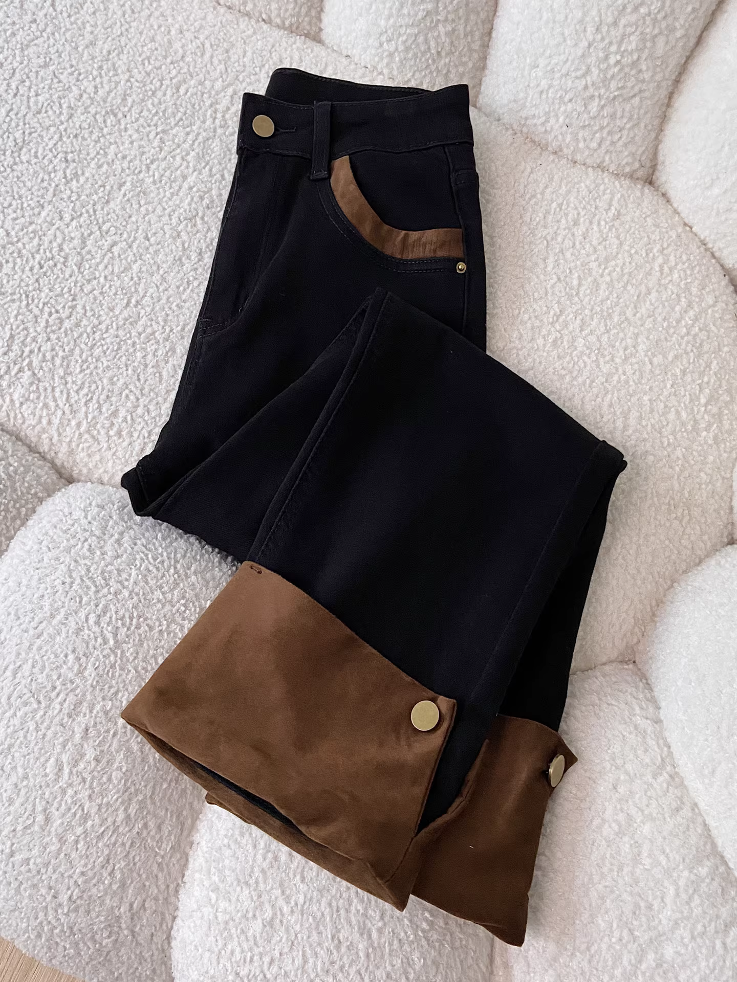 Quần jean nữ La Chapelle chất liệu nỉ đen dày, dáng thẳng, mùa thu đông 2025, kiểu cạp cao, ống lửng, dáng thuốc lá