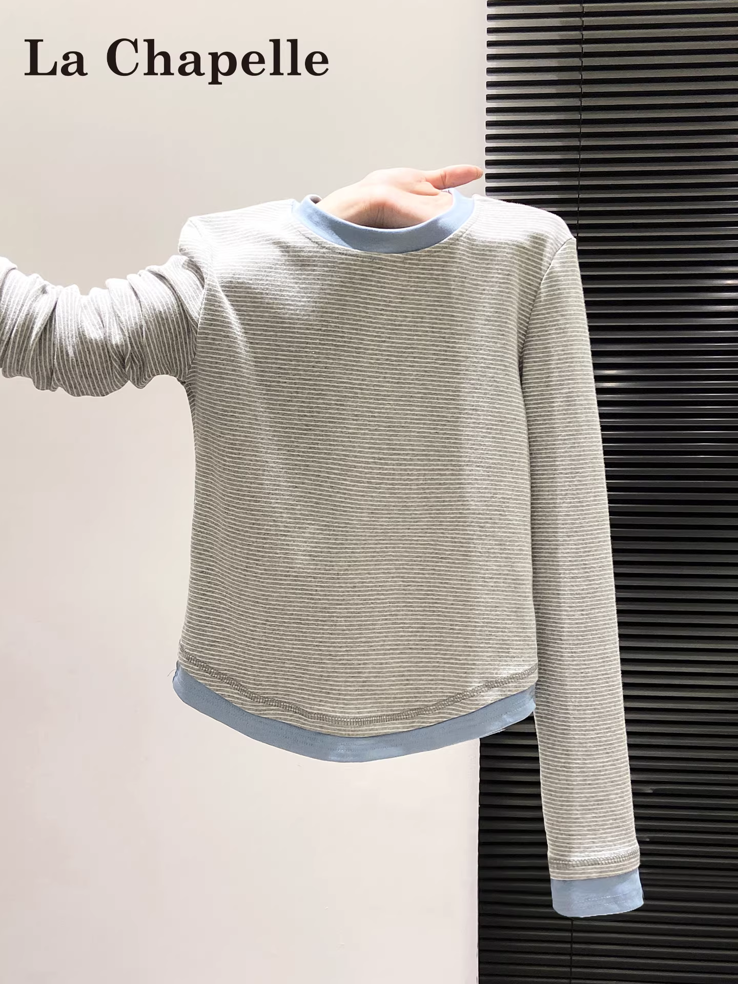 Áo thun nữ La Chapelle phối màu sọc giả hai mảnh tay dài, kiểu dáng ôm body cổ tròn, mẫu mới xuân thu 2025.