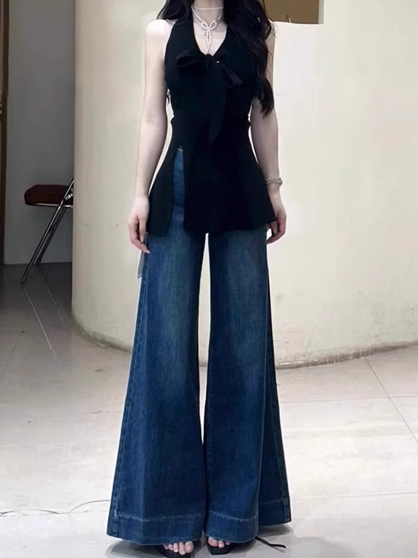 Quần jeans La Chapelle dáng loe nhỏ nhắn dành cho nữ, mẫu mới thu đông 2025, cạp cao, ống rộng, kiểu chuông