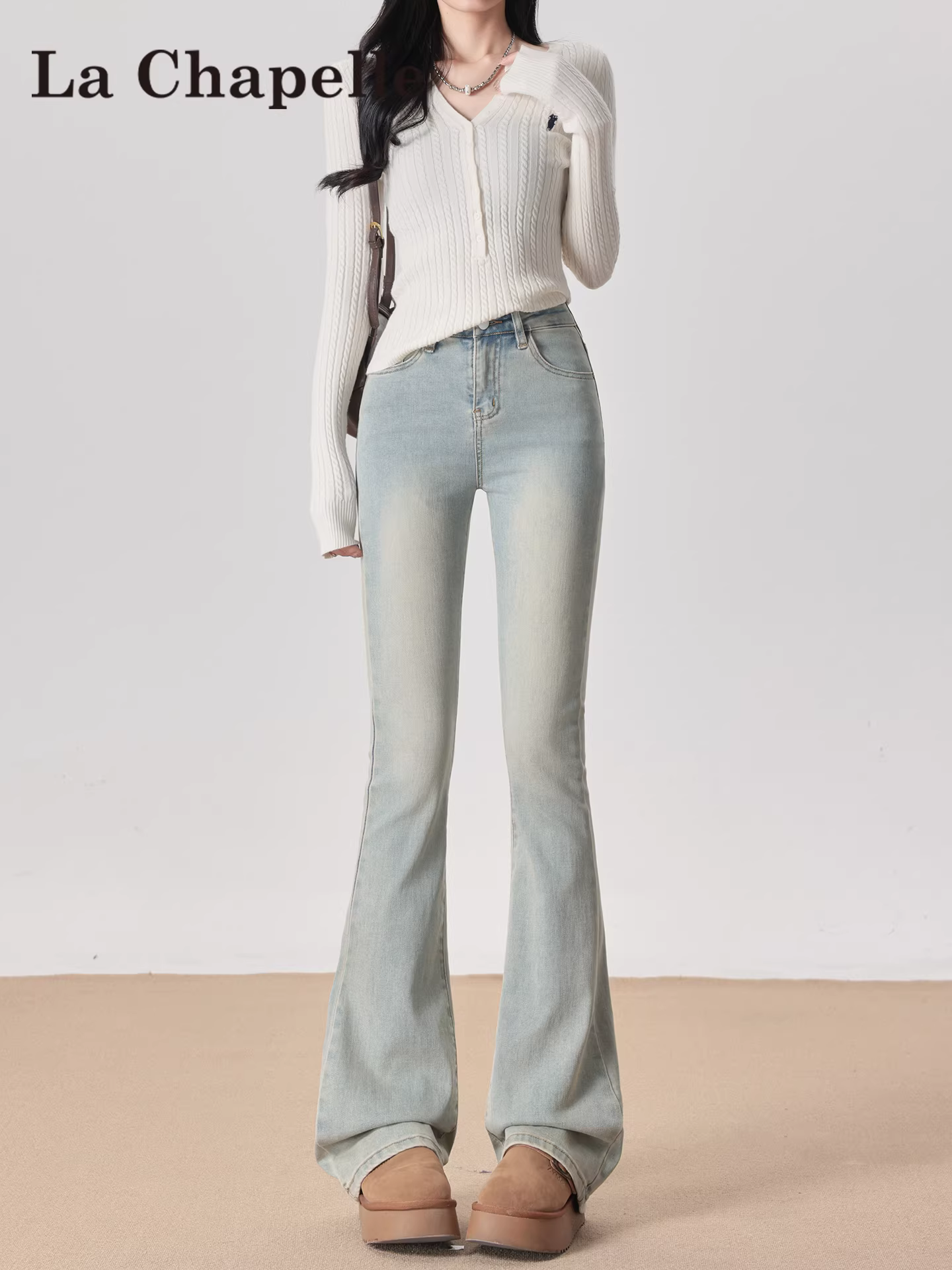 Quần jean ống loe dày dặn lót lông màu sáng La Chapelle dành cho nữ, mẫu mới thu đông 2025, cạp cao, chất liệu co giãn