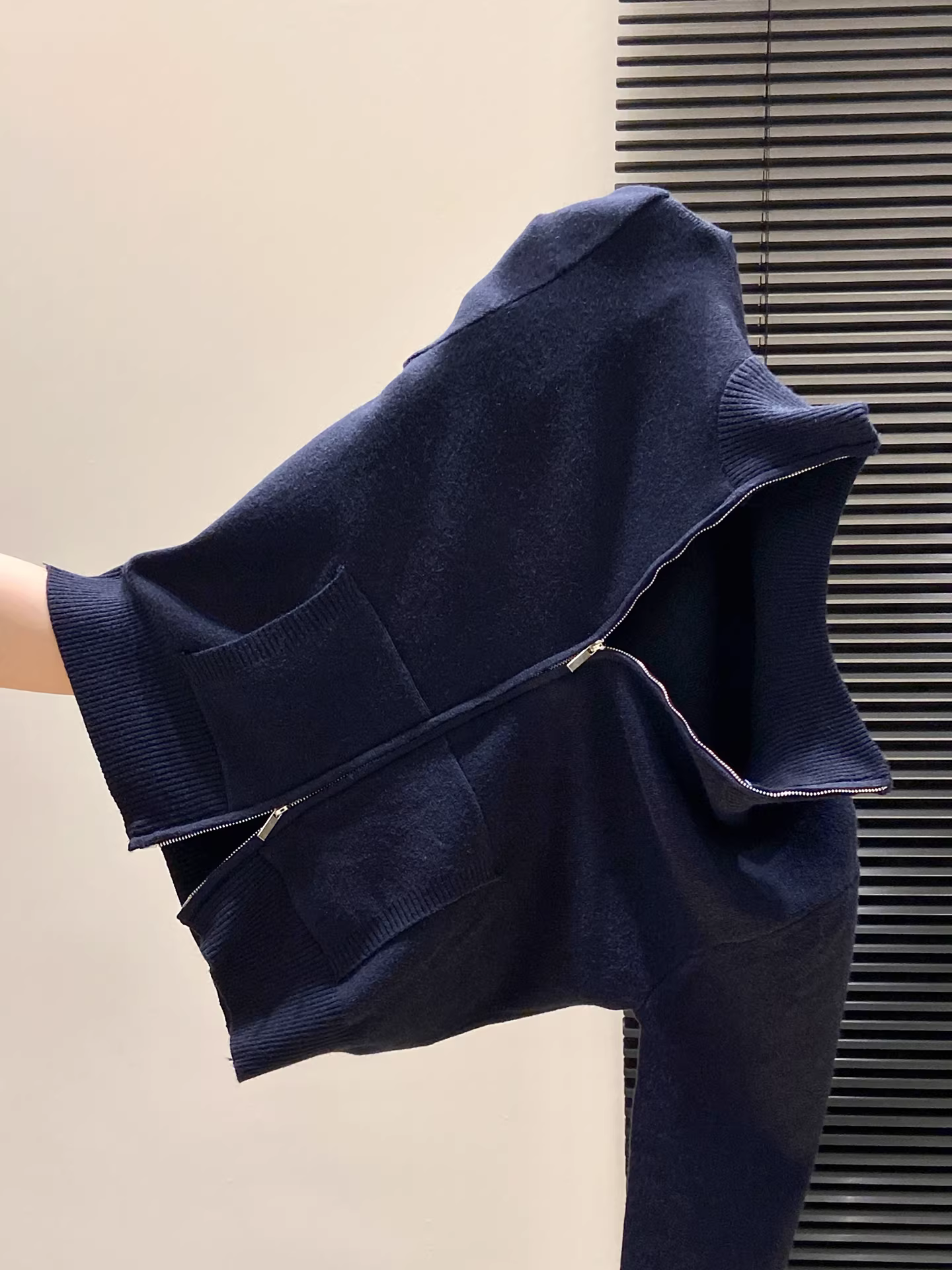 Áo cardigan len dệt kim cổ nửa cao tay dài La Chapelle dành cho nữ, mẫu mới thu đông 2025, kiểu dáng nhỏ nhắn