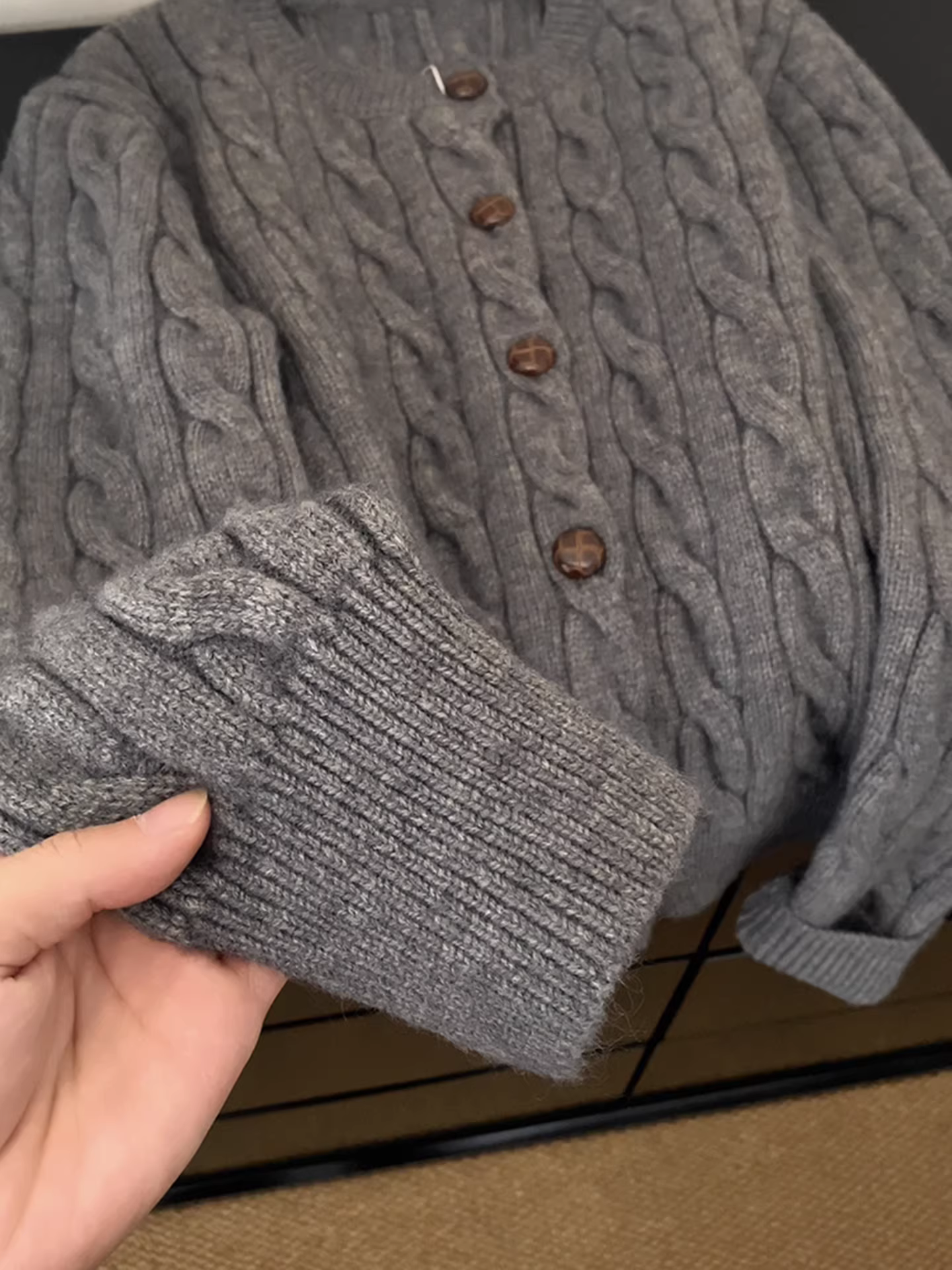 Áo len dệt kim màu xám La Chapelle dành cho nữ 2025 mới mùa thu đông áo khoác kiểu dáng rộng rãi giản dị