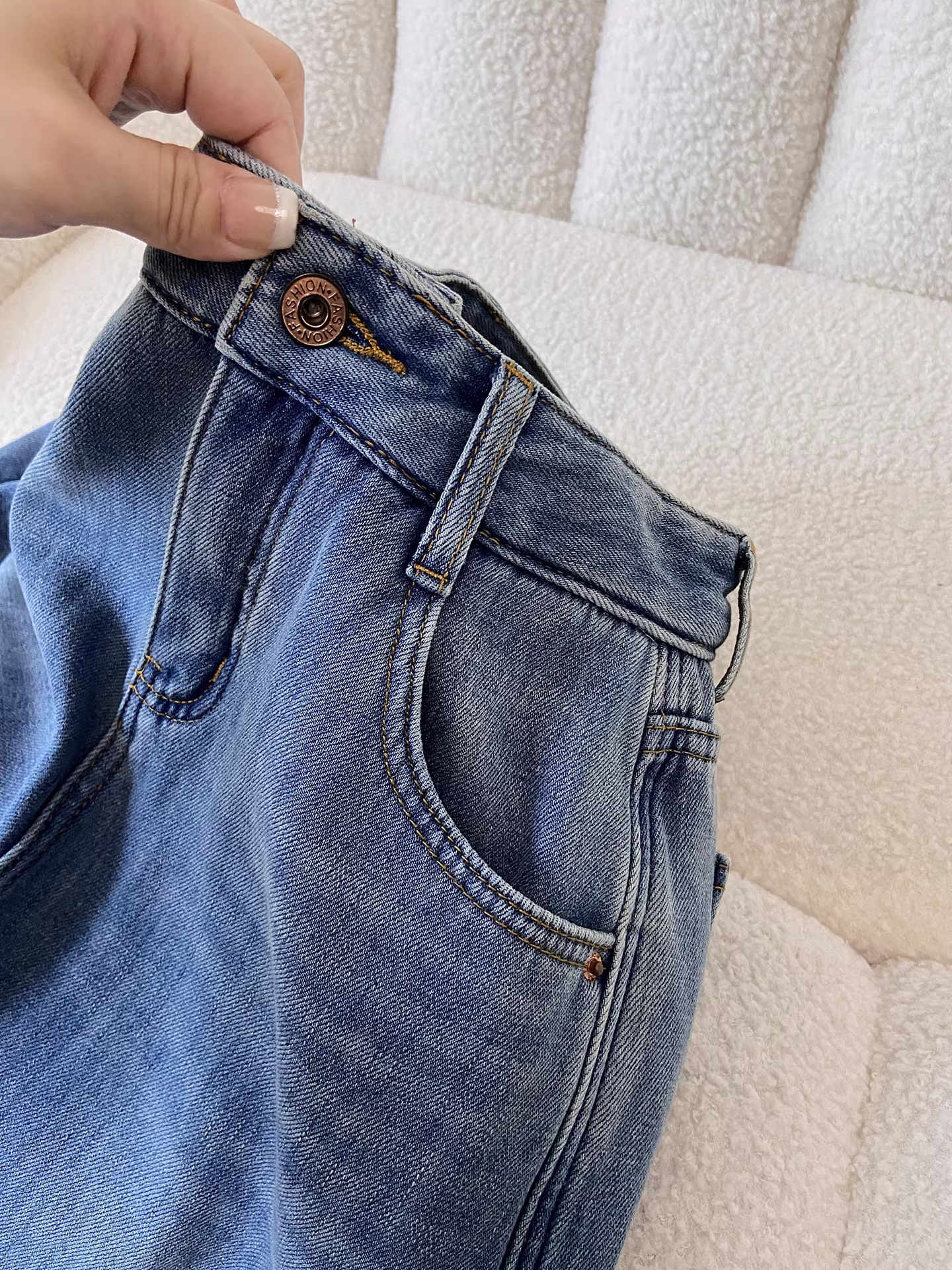 Quần jean ống rộng lót lông màu sáng La Chapelle dành cho nữ, mùa thu đông 2025, kiểu dáng mới, cạp cao, ôm dáng, dày dặn, ống thẳng