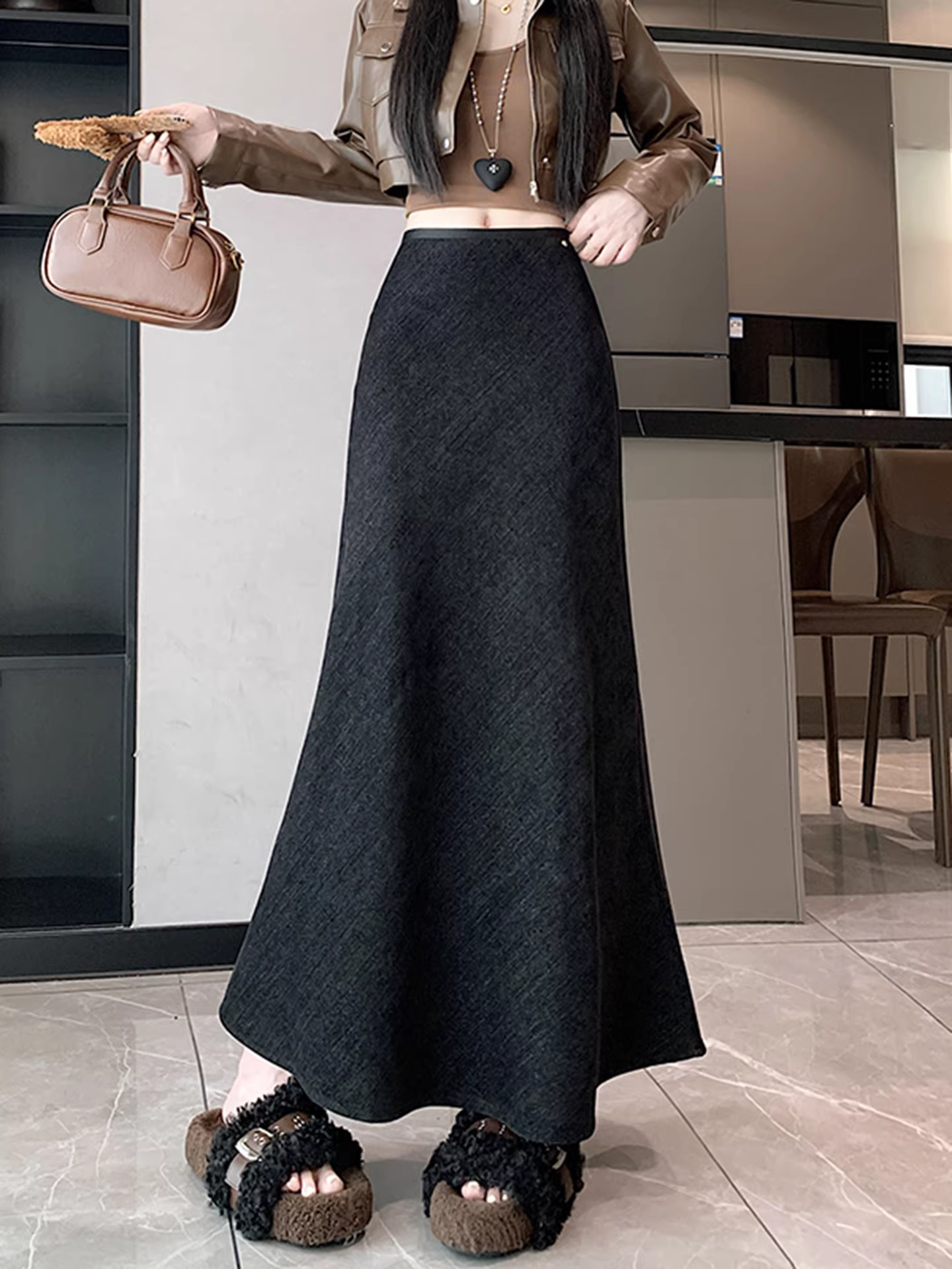 Váy ôm sát đuôi cá màu đen La Chapelle dành cho nữ, mẫu mới thu đông 2025, cạp cao, dáng xòe, midi