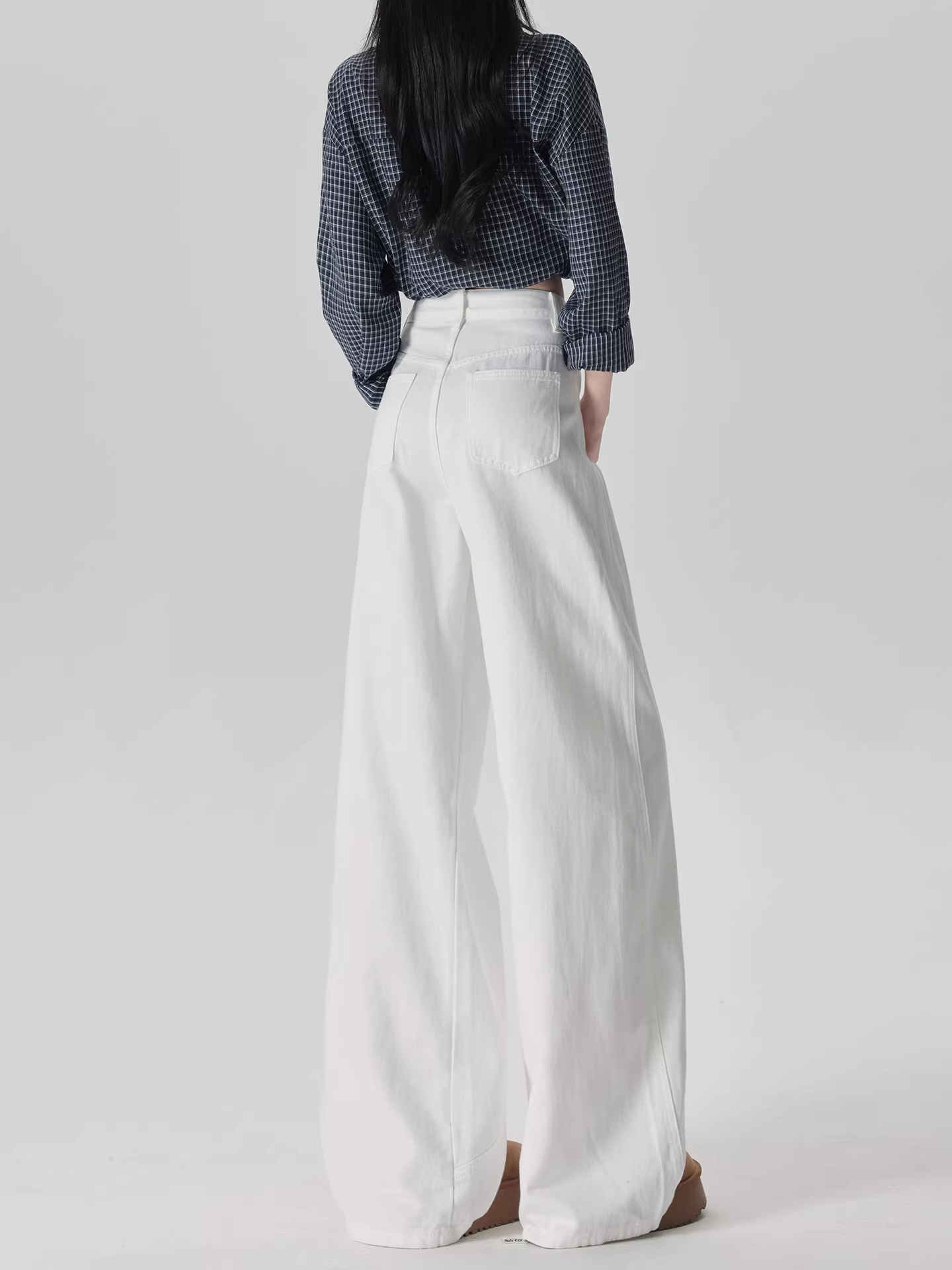 Quần jeans trắng rộng ống rộng La Chapelle dành cho nữ, mẫu mới thu đông 2025, cạp cao, dài chạm sàn, dáng thẳng, chất liệu mềm mại