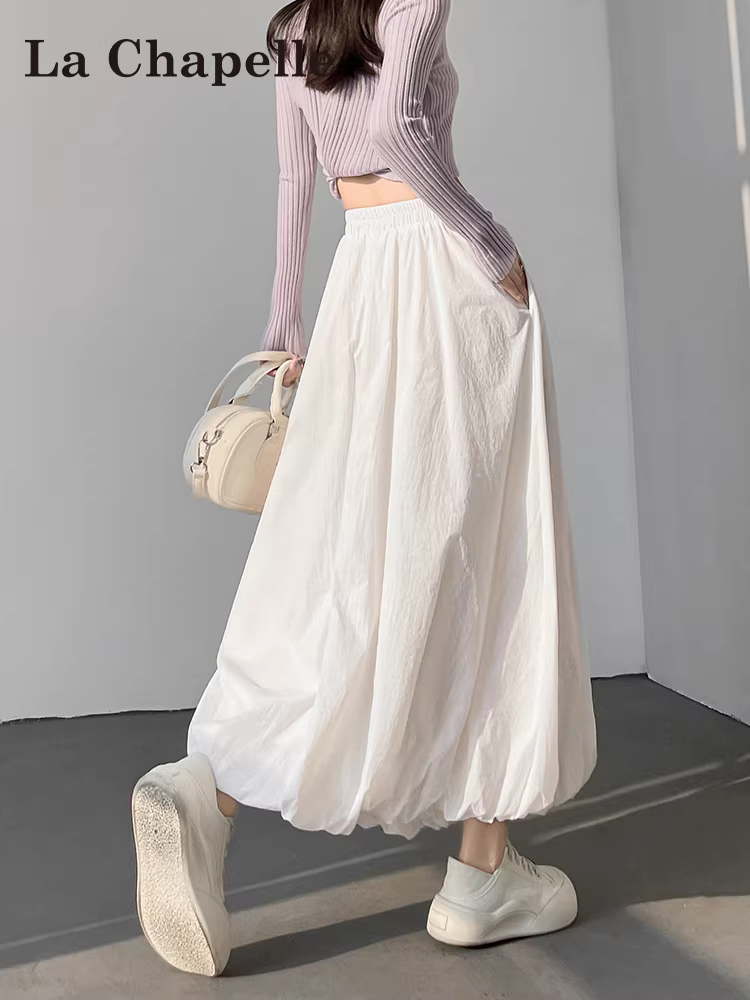 Váy hoa trắng La Chapelle dành cho nữ, mẫu mới xuân thu 2025, cạp cao, dáng chữ A, dài qua gối, kiểu xòe, tôn dáng
