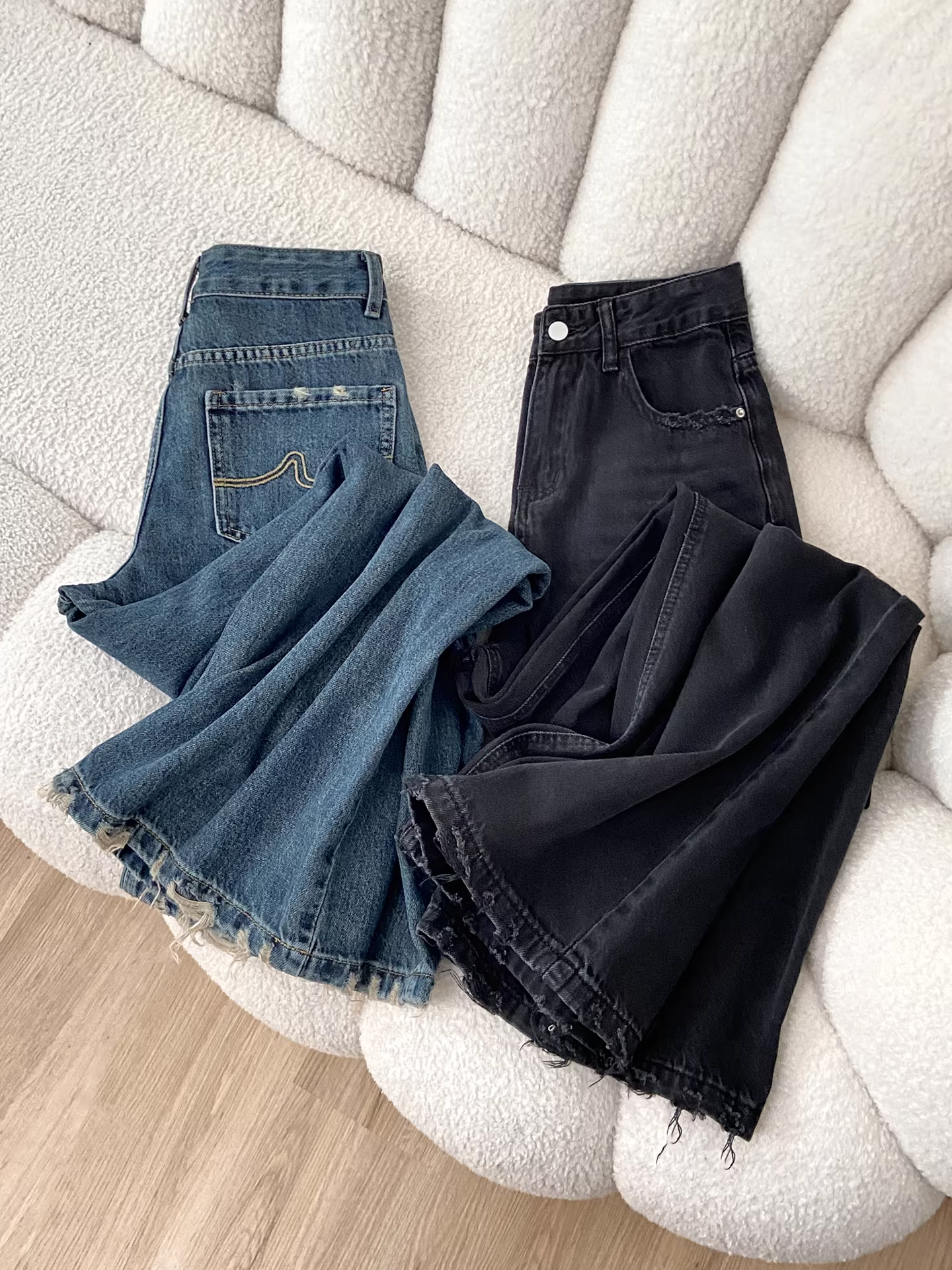 Quần jeans La Chapelle dáng rộng, suông, cạp cao, viền xù dành cho nữ, mẫu mới thu đông 2025
