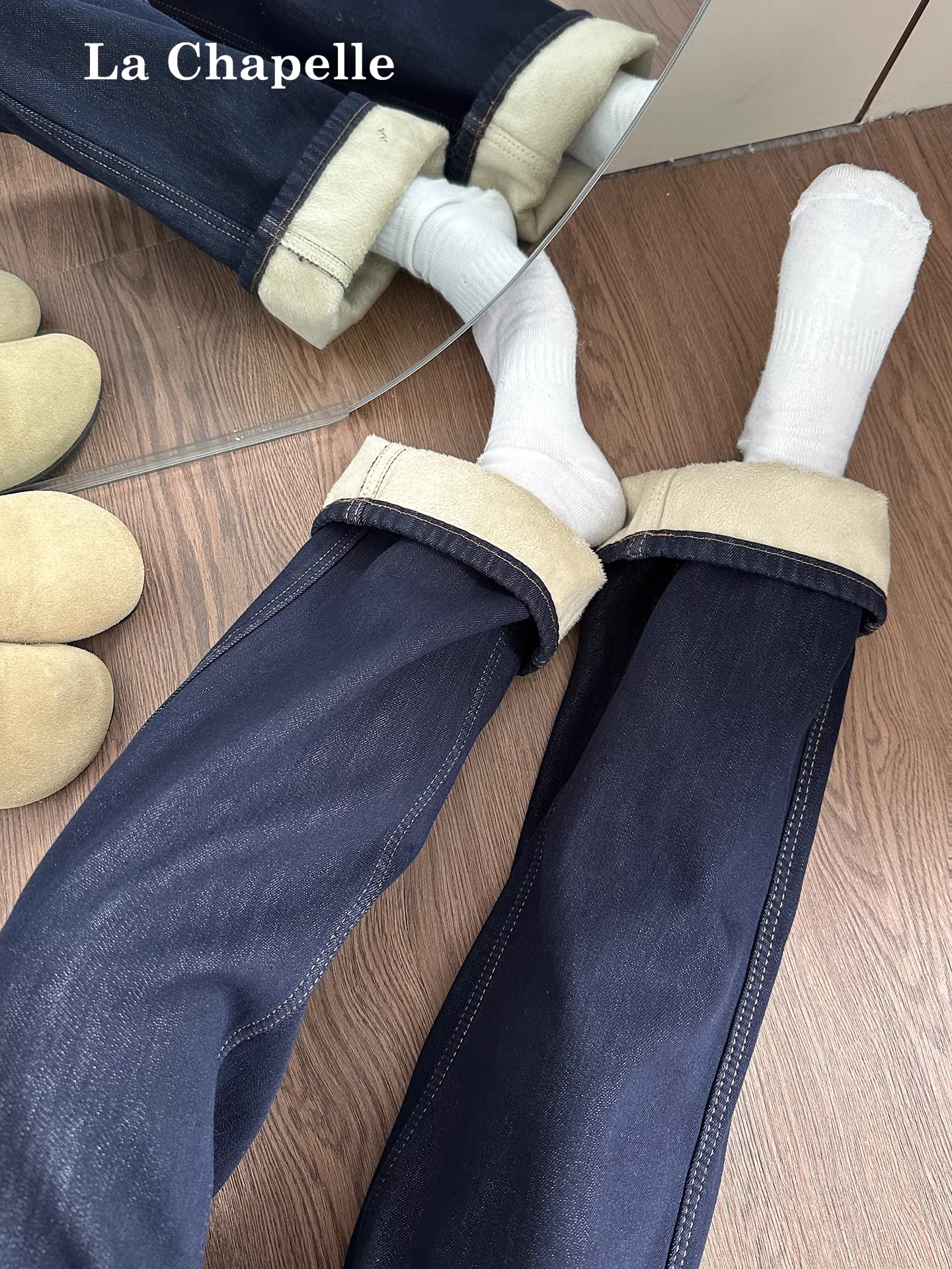 Quần jeans ống rộng dày dặn lót lông màu xanh đậm La Chapelle dành cho nữ, mẫu mới thu đông 2025, cạp cao, dáng ôm thẳng