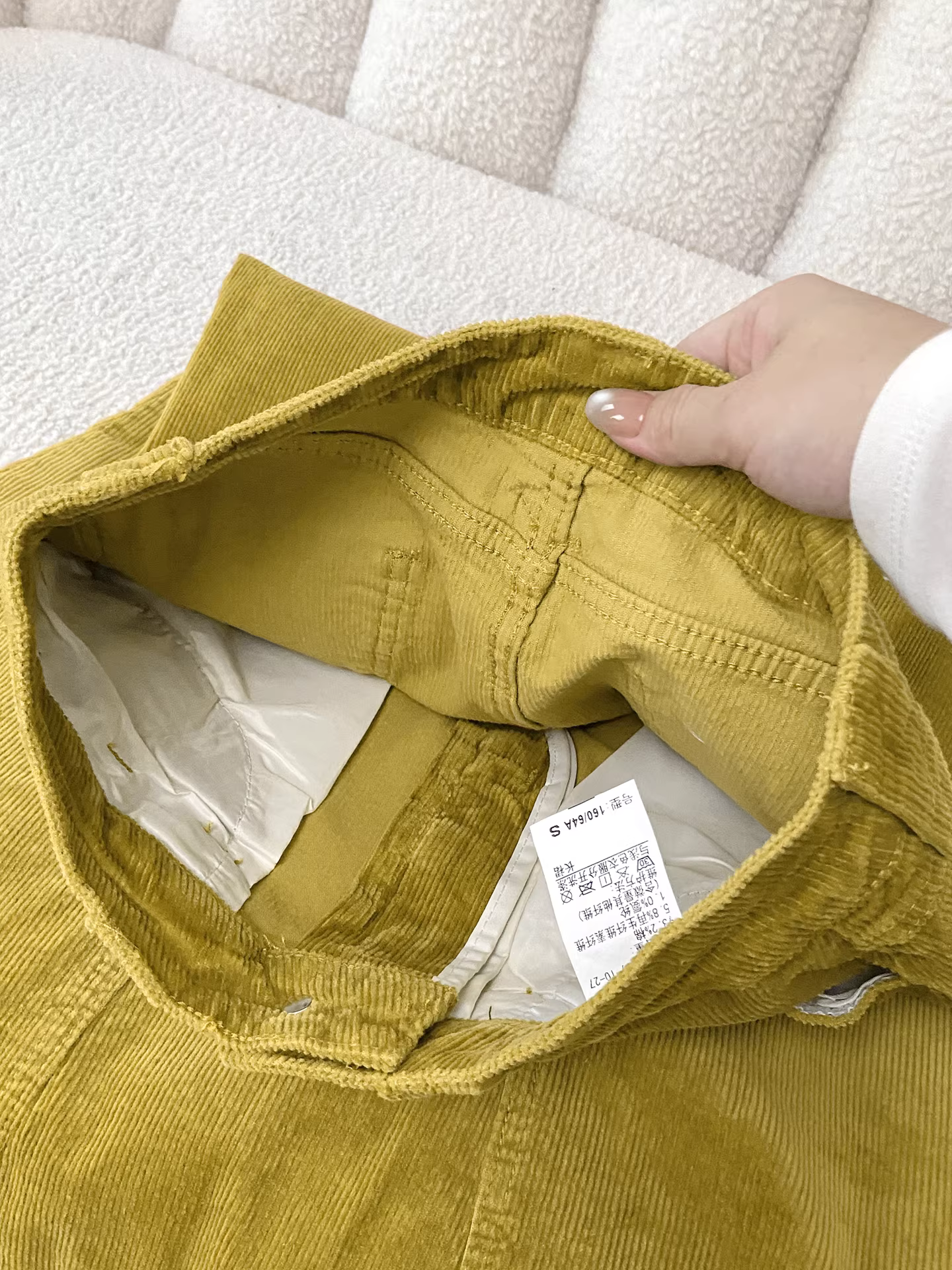 Váy chữ A chất liệu nhung gân màu vàng La Chapelle dành cho nữ, mẫu mới thu đông 2025, lưng cao, dài ngang đùi, kiểu đuôi cá