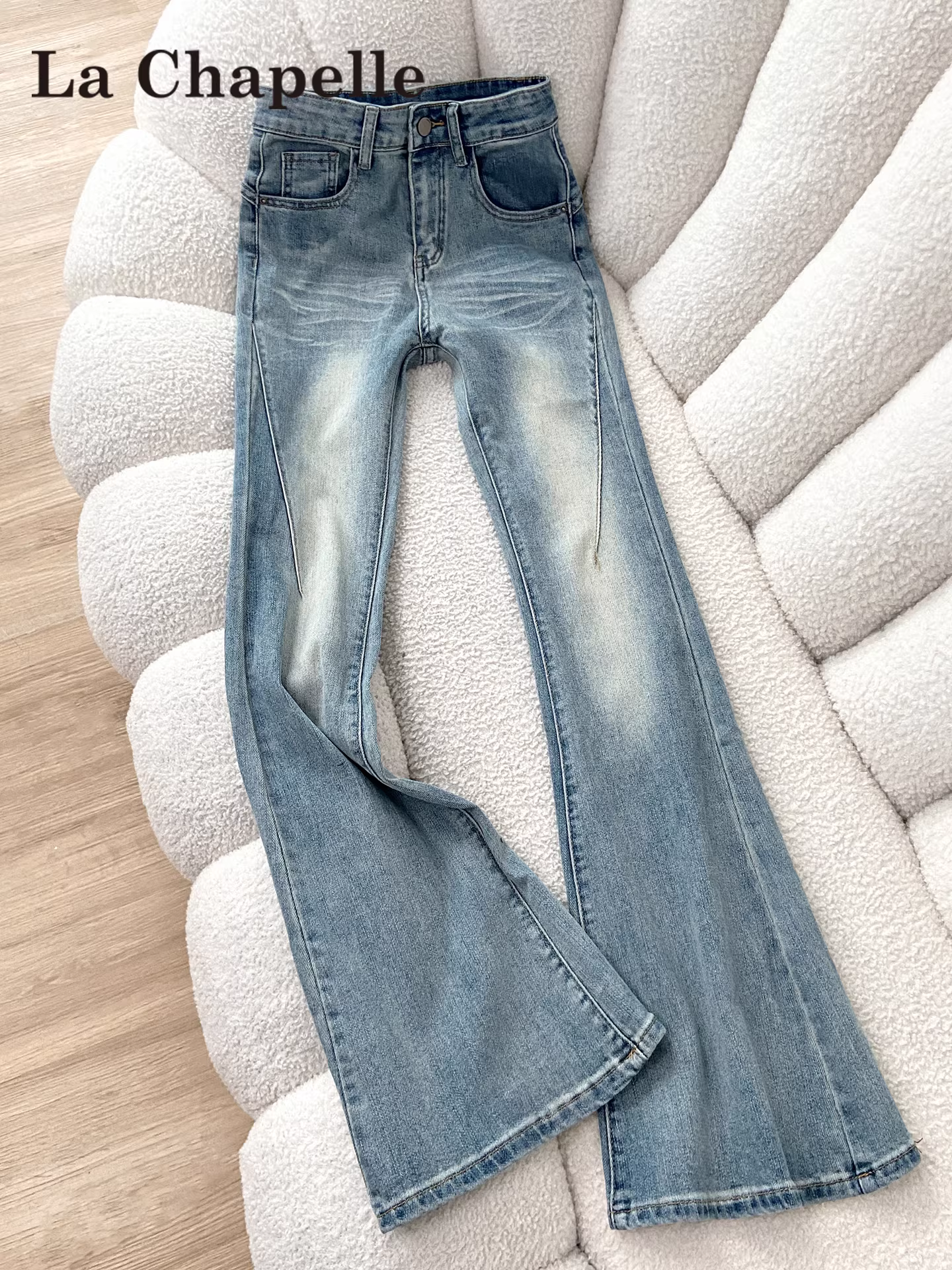 Quần jeans xếp ly màu sáng La Chapelle dành cho nữ, kiểu dáng mới thu đông 2025, tôn dáng, cạp cao, ôm sát, ống chuông