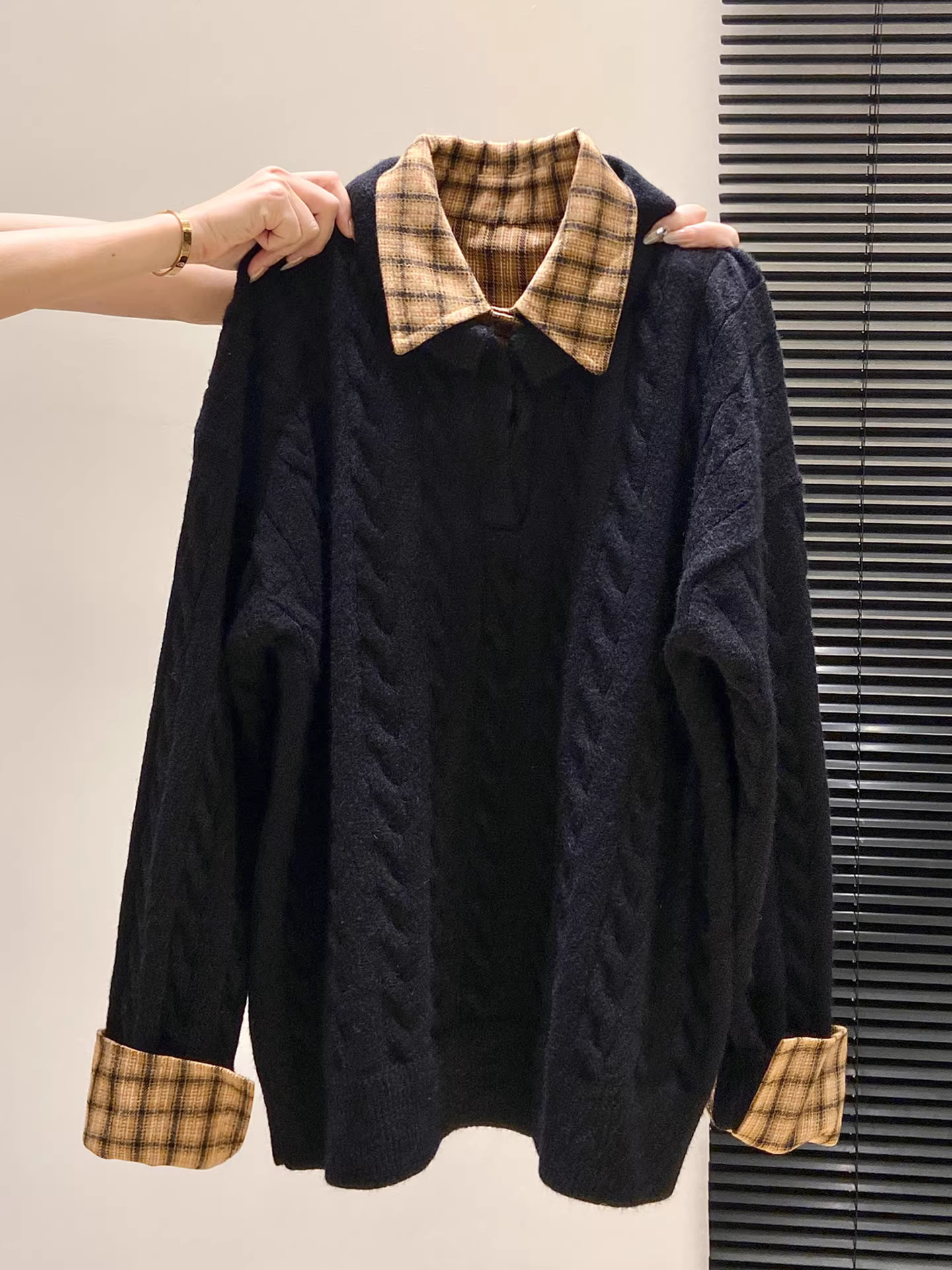 Áo len dệt kim cổ polo đen La Chapelle dành cho nữ, mẫu mới thu đông 2025, phong cách lười, mặc lót bên trong