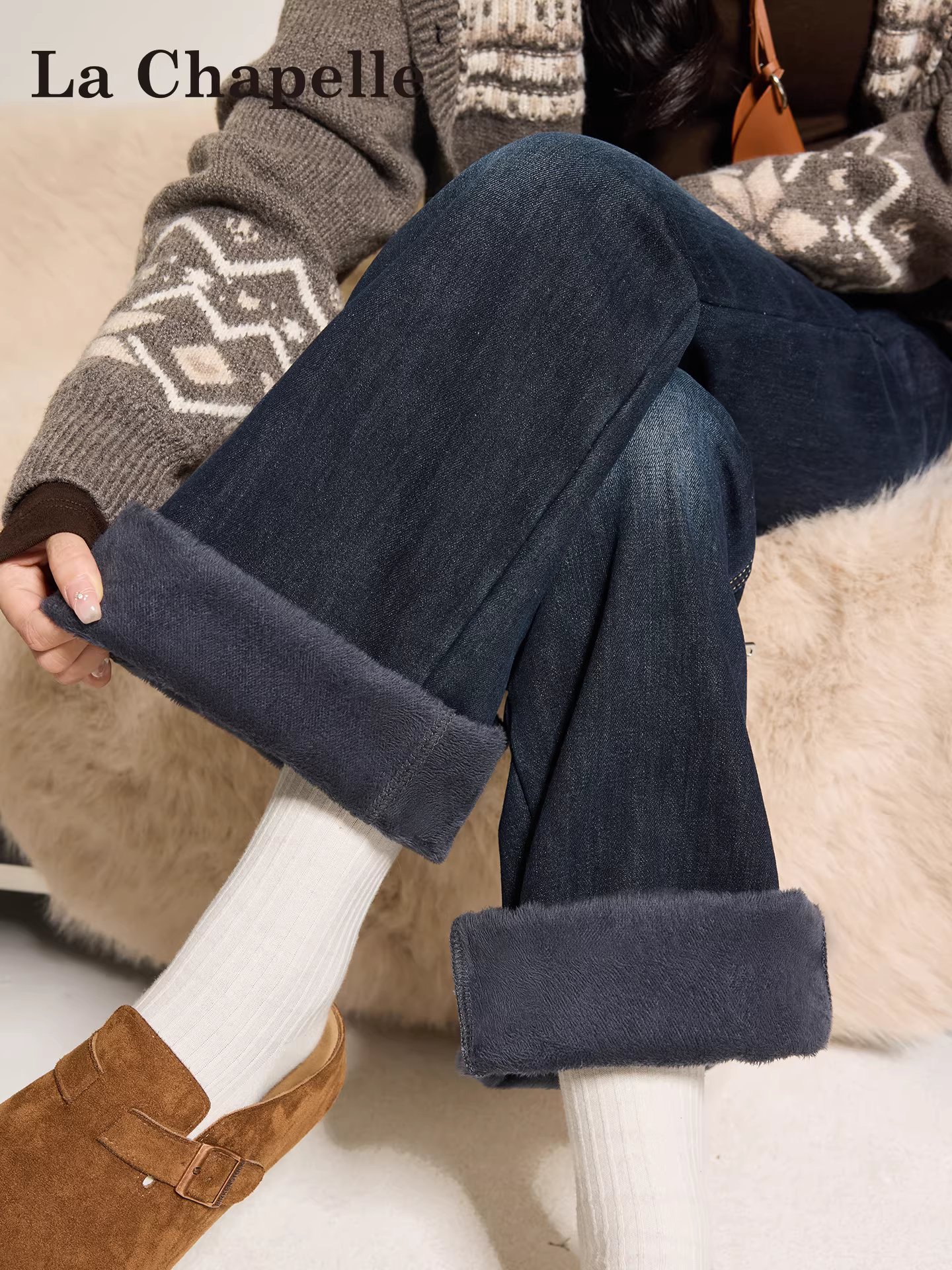 Quần jeans ống rộng dày dặn lót lông màu xanh La Chapelle dành cho nữ, mẫu mới thu đông 2025, cạp cao, dáng thẳng, size nhỏ nhắn