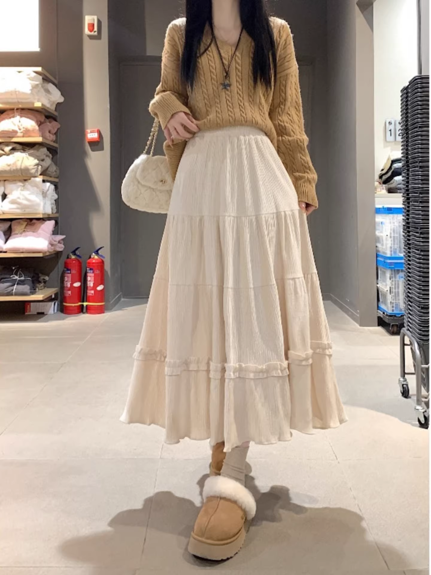 Váy bánh bèo nhung trắng La Chapelle dành cho nữ, mẫu mới thu đông 2025, cạp cao, dáng chữ A, dài ngang đùi