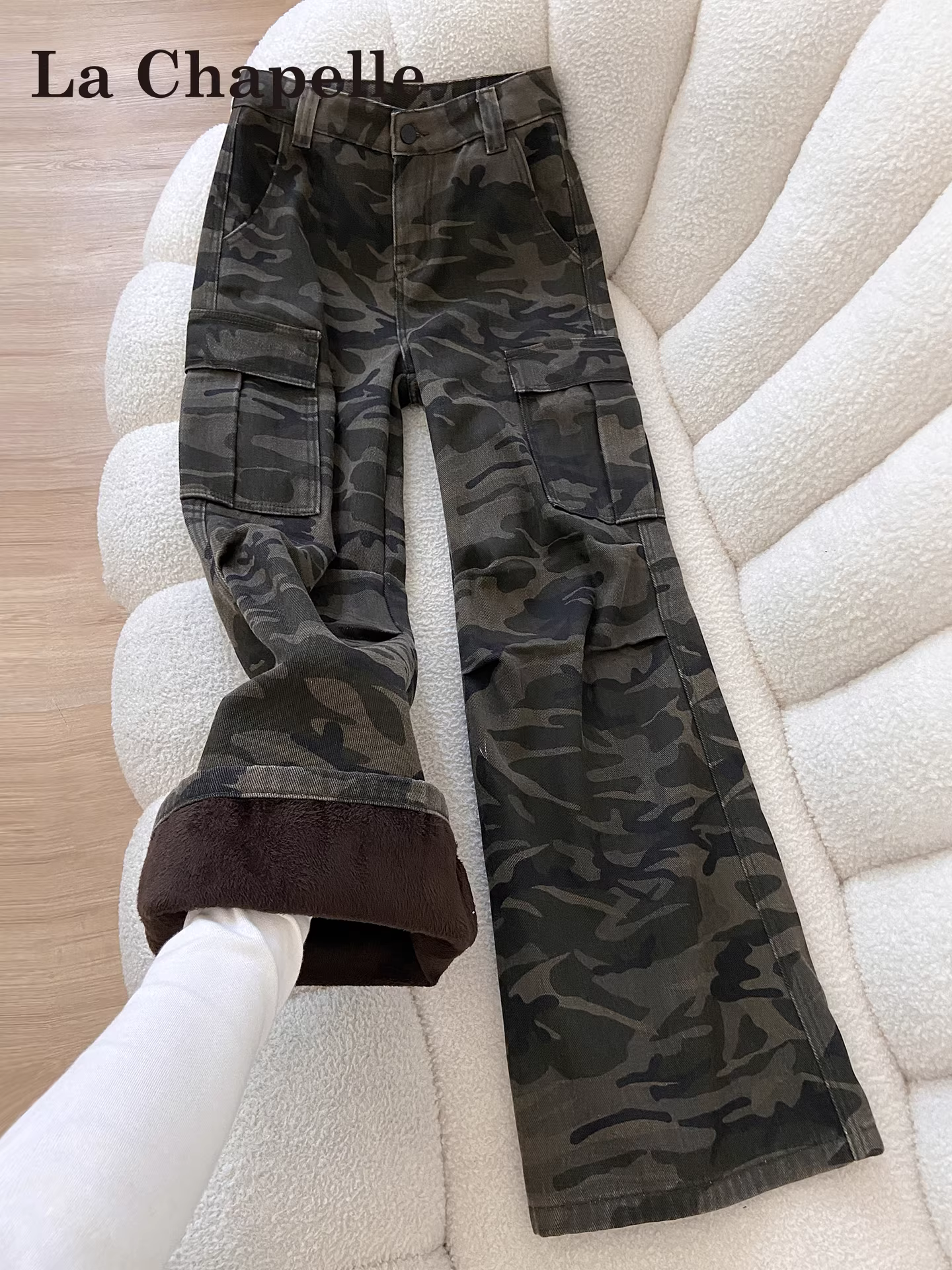 Quần jean nữ La Chapelle lót lông cừu dày, dáng loe, kiểu dáng ôm sát, mùa thu đông 2025, kiểu quần chuông, thích hợp làm quần công sở