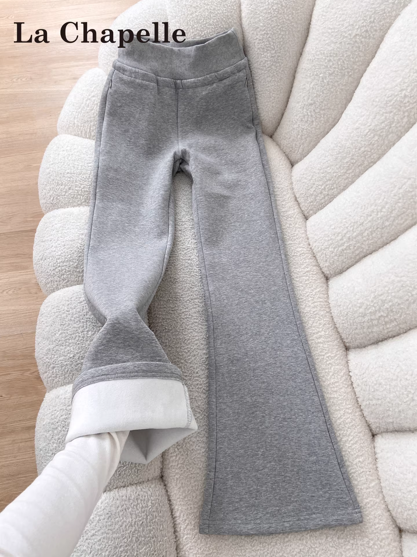Quần thể thao ống loe dày dặn lót lông màu xám La Chapelle dành cho nữ 2025 mới thu đông, cạp cao, ôm dáng, kiểu chuông