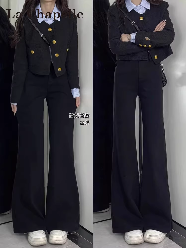 Quần jeans nữ La Chapelle dáng ôm, lót lông cừu đen, kiểu dáng loe, mùa thu đông 2025, cạp cao, chất liệu co giãn.