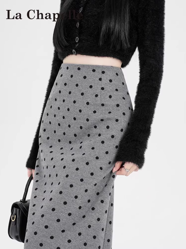 Váy chấm bi màu xám La Chapelle dành cho nữ 2025, kiểu dáng mới mùa thu, cạp cao, tôn dáng, dáng thẳng, xẻ tà, dài ngang đùi