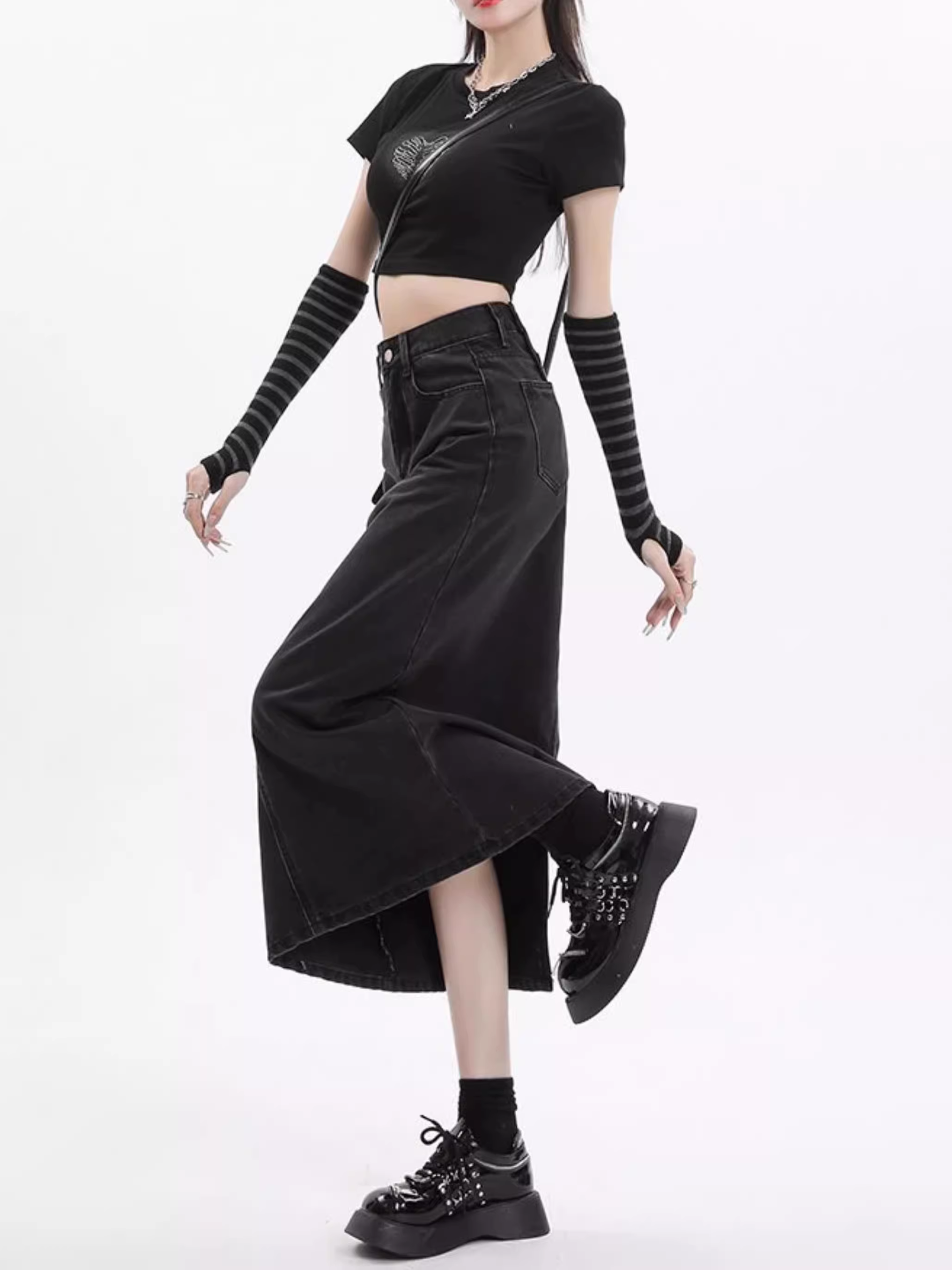 Chân váy denim đen La Chapelle dành cho nữ, kiểu mới thu đông 2025, dáng chữ A xẻ tà, dài qua gối.