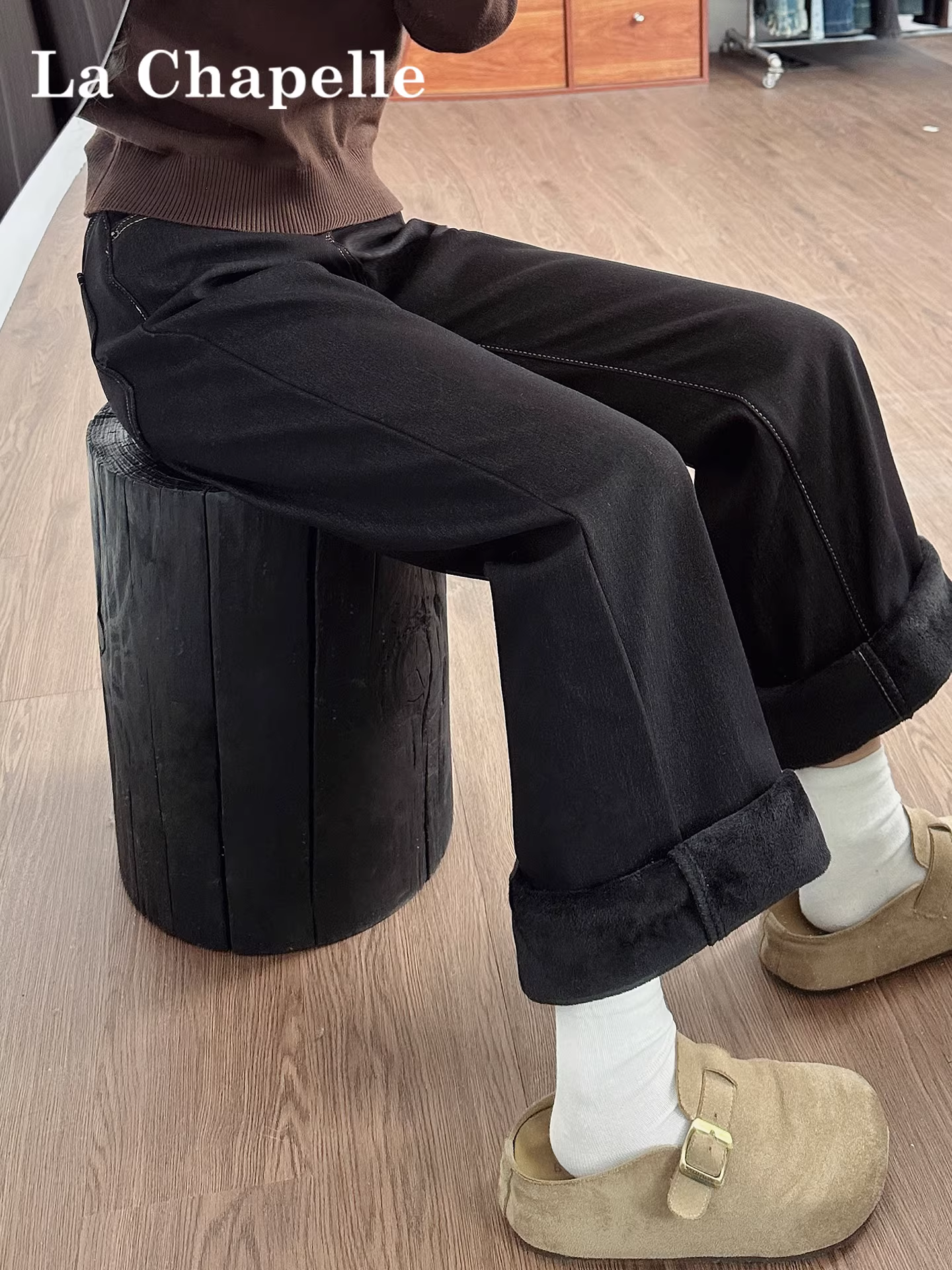 Quần jeans nữ La Chapelle lót lông cừu đen dày dặn, dáng loe, kiểu mới thu đông 2025, cạp cao, ôm dáng, ống chuông