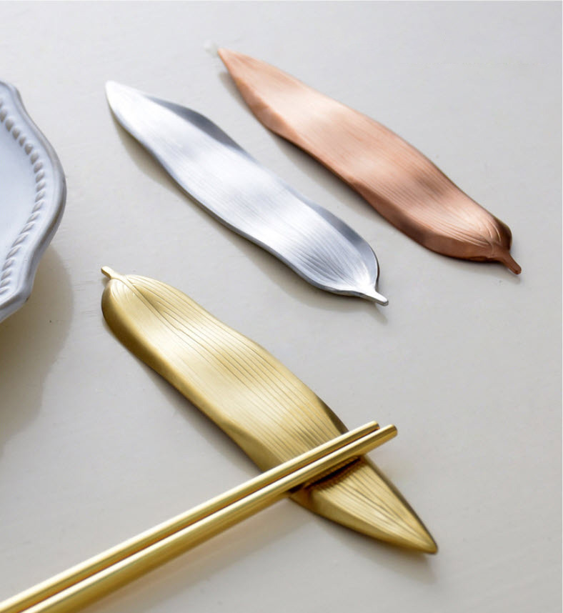 Gác đũa inox 304 hình chiếc lá gác muỗng mạ vàng GQL016