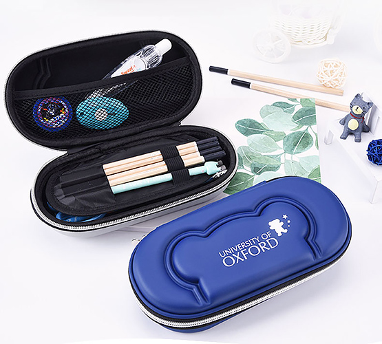 Hộp bút học sinh Oxford J824, chất liệu EVA chống nước tốt.