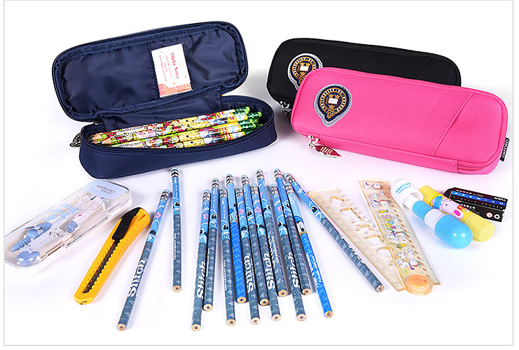 Hộp bút học sinh Oxford X5614, chất liệu Polyester chống nước tốt.