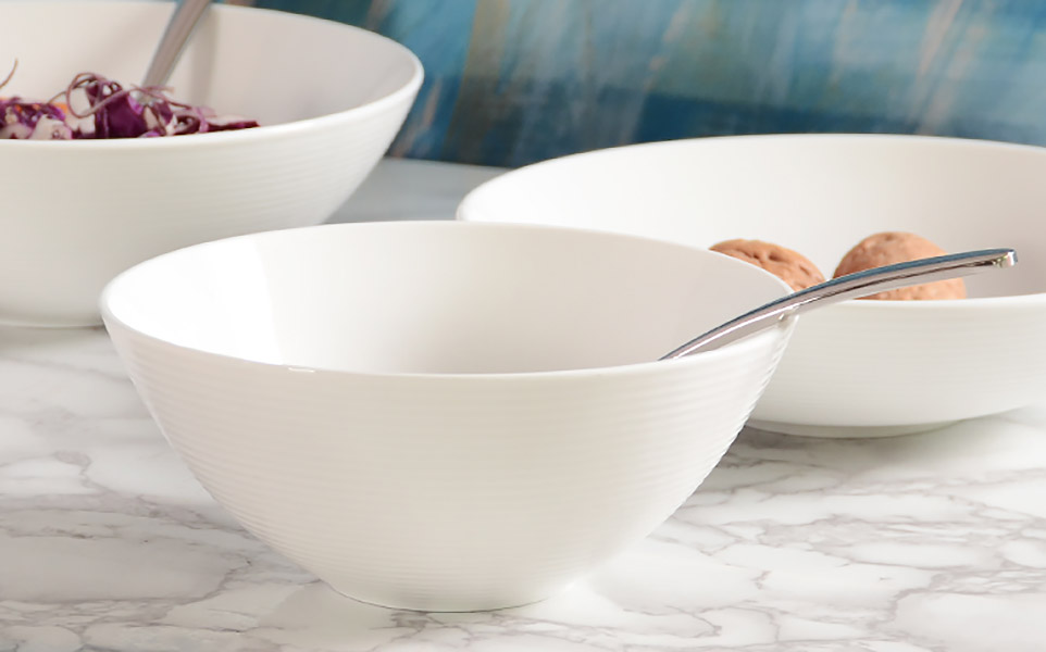 Tô gốm trắng porcelain McAllen 93313 đựng thức ăn.