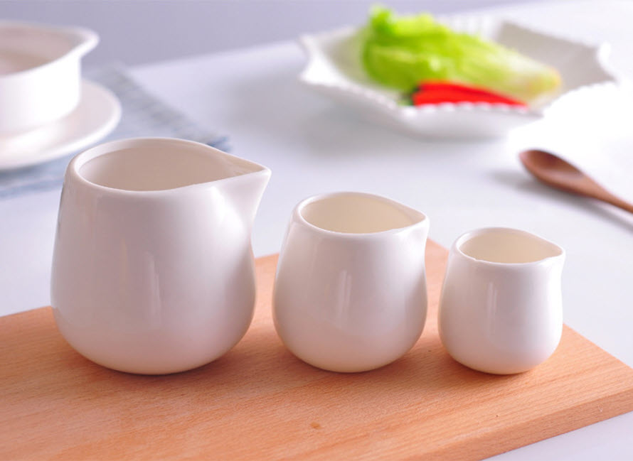 Ly đựng sốt sứ trắng đựng sữa nước đường OEM MA032