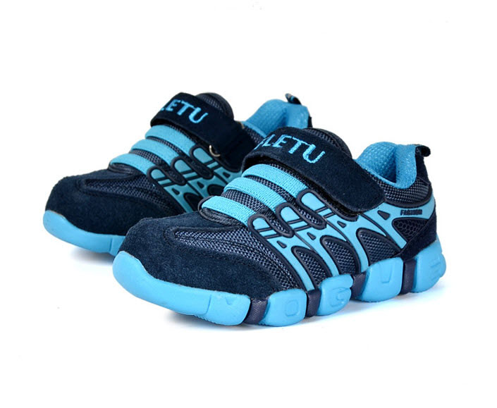 Giày sneaker thể thao trẻ em Public DW826