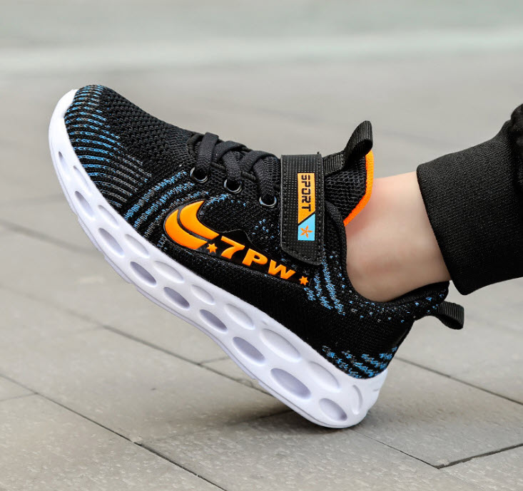 Giày sneaker thể thao bé trai Public QBW7067