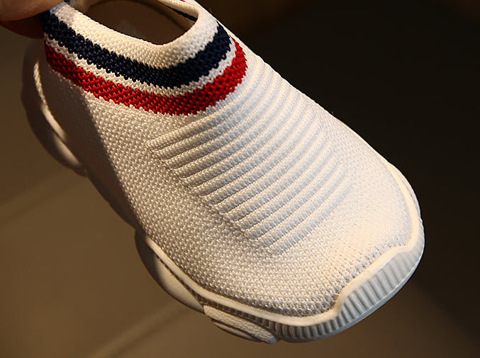 Giày sneaker bé trai Yiwu YW2250